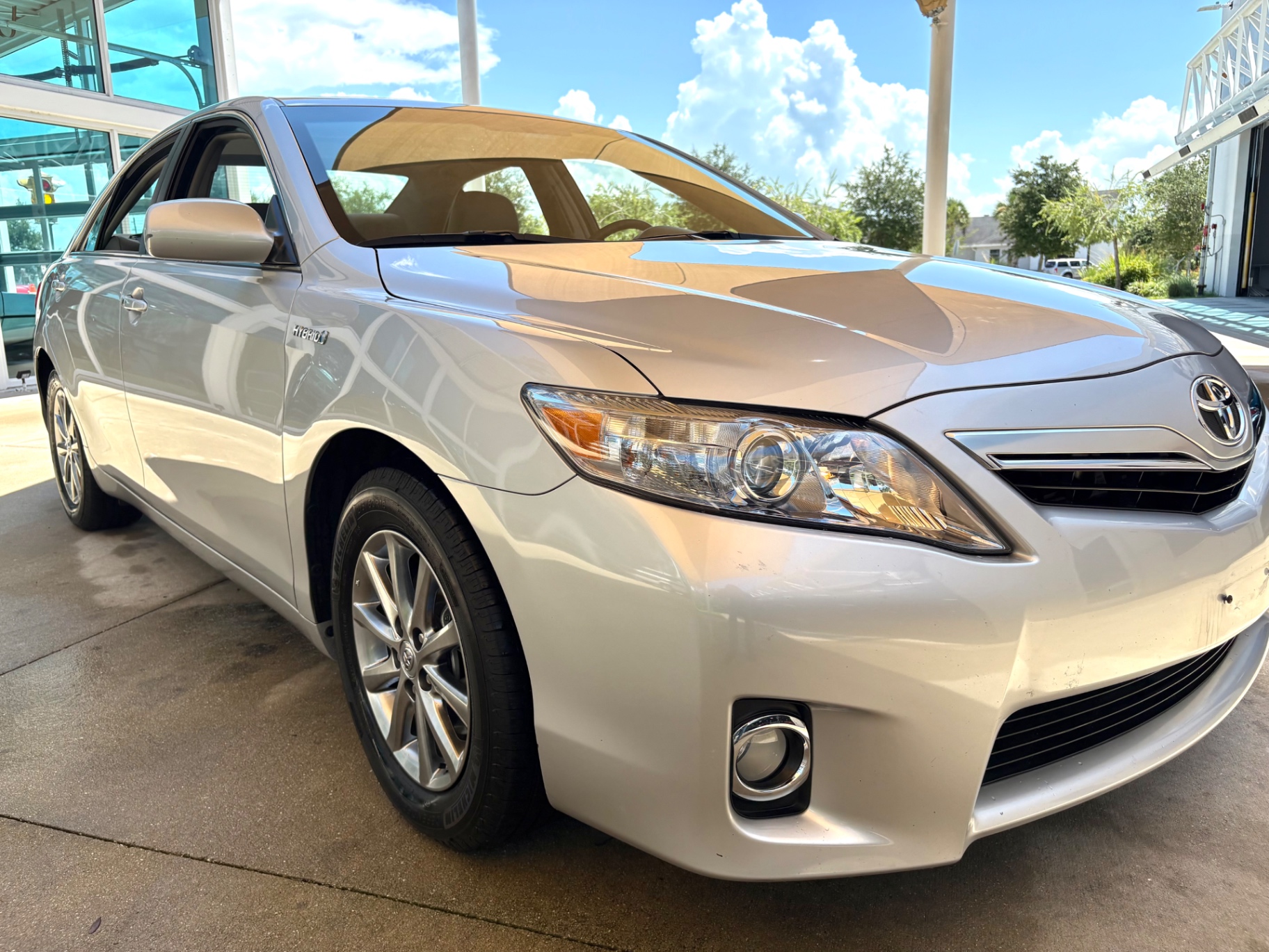 Vehicle photo 18
