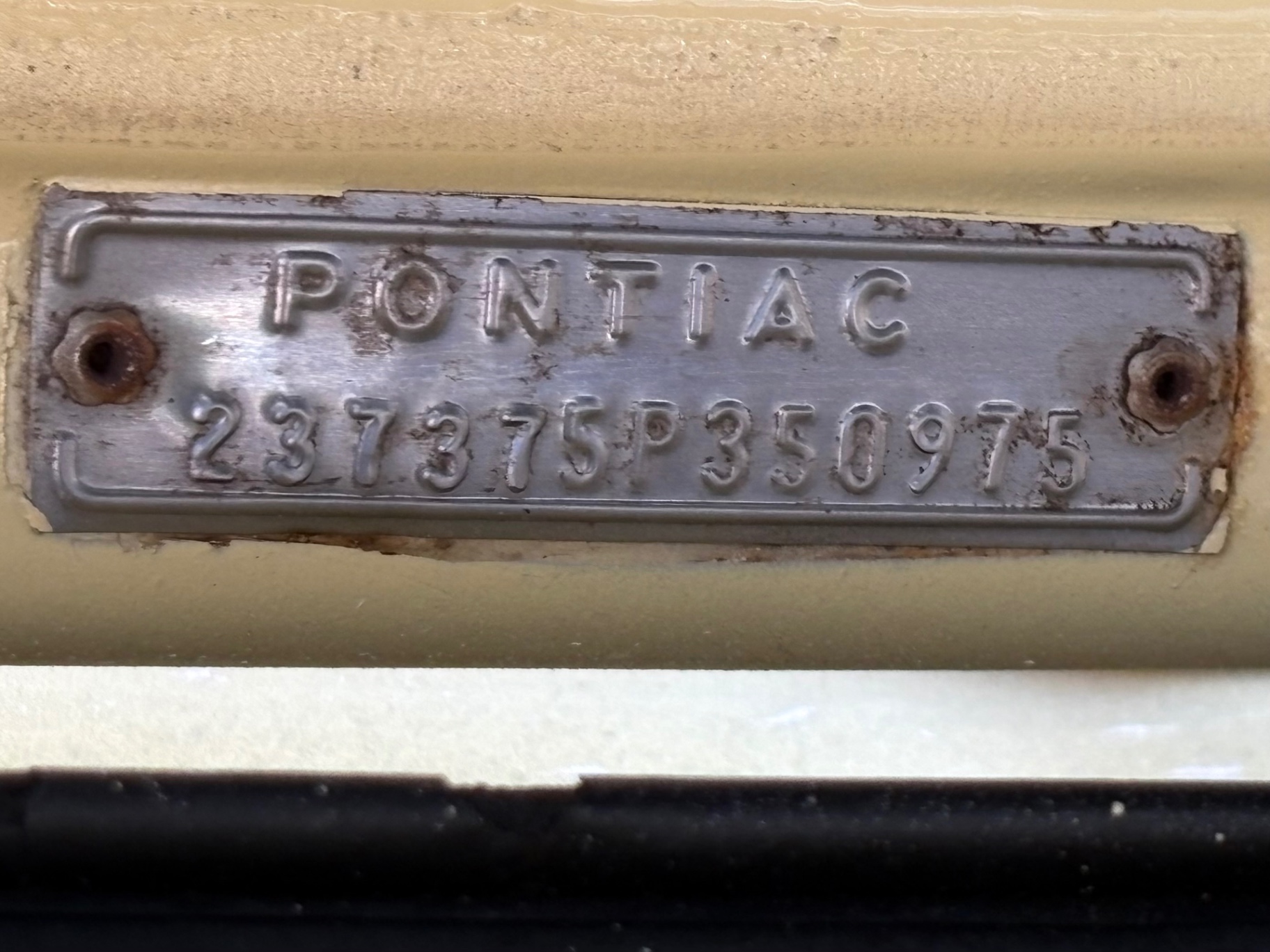 Vehicle photo 23