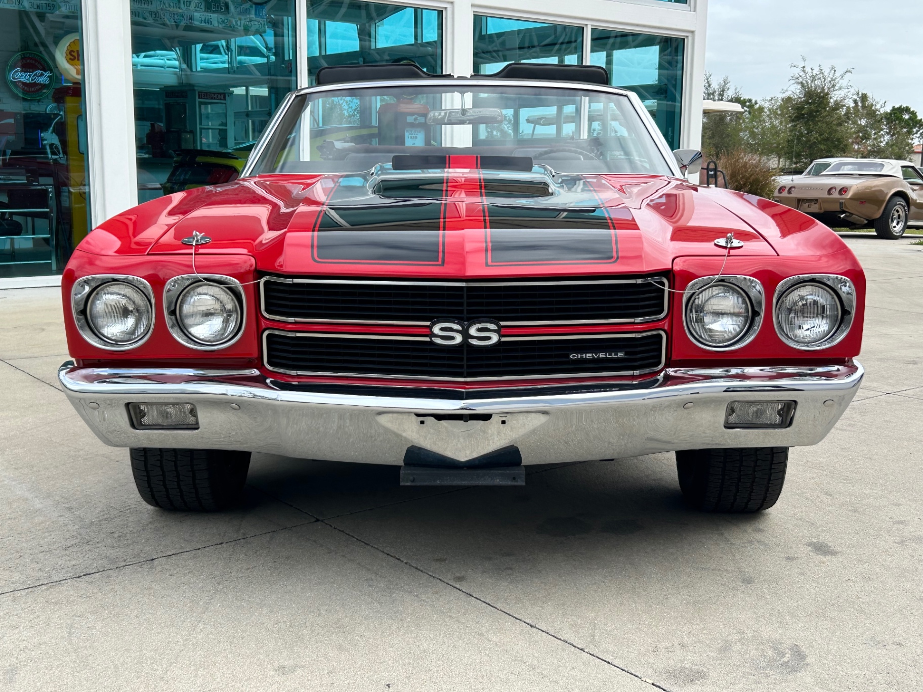 Vehicle photo 2