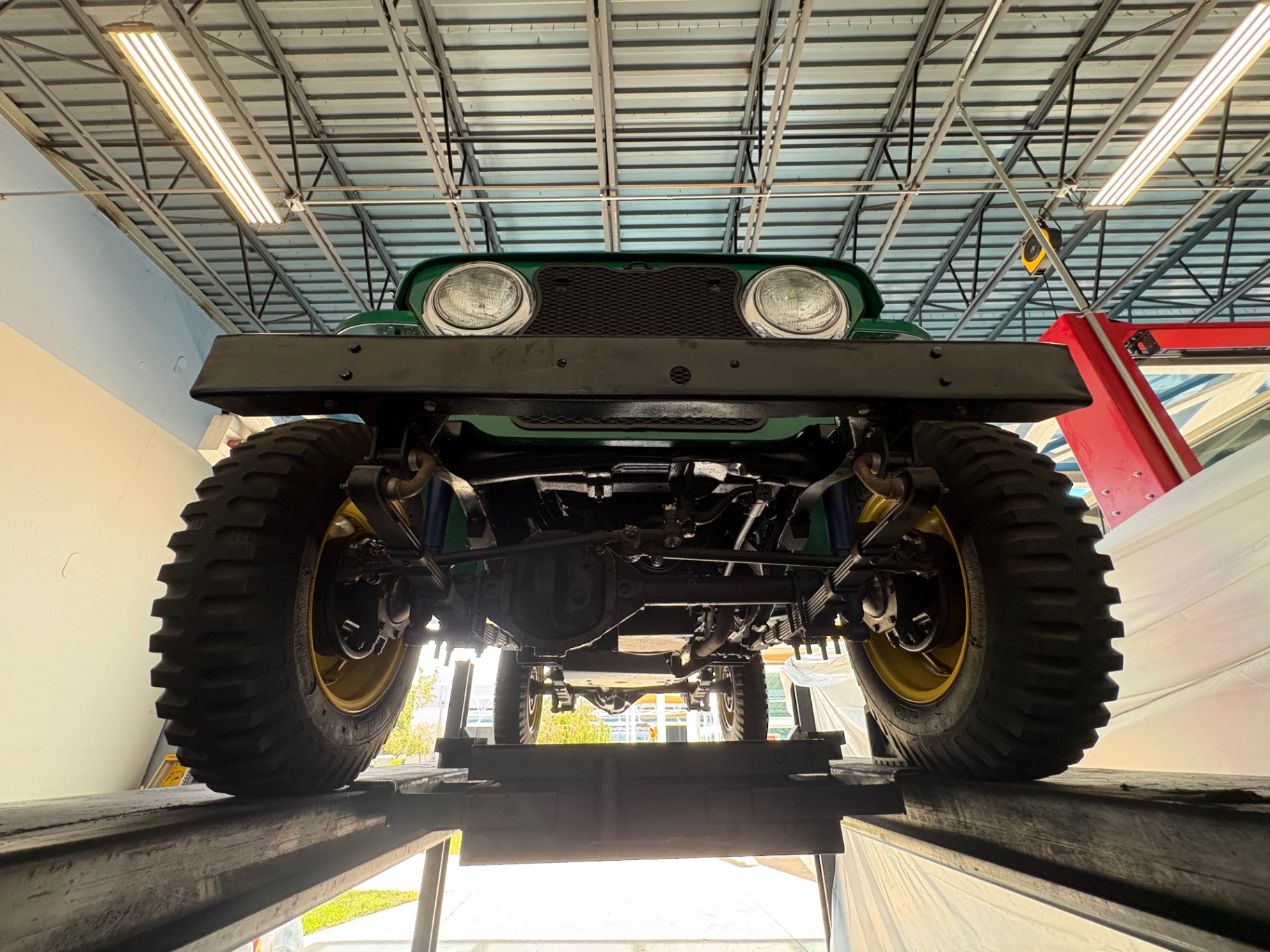 Vehicle photo 50