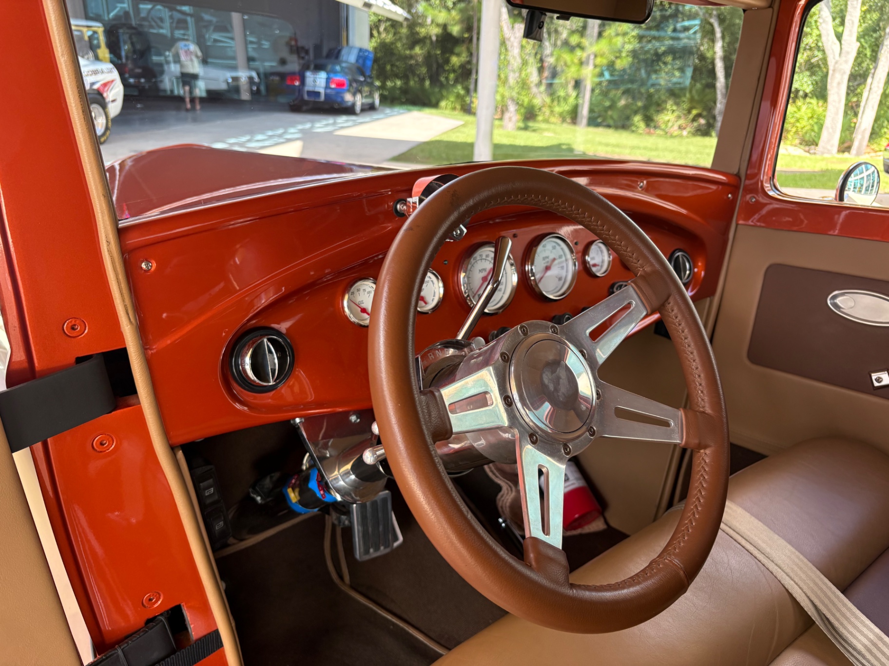 Vehicle photo 27