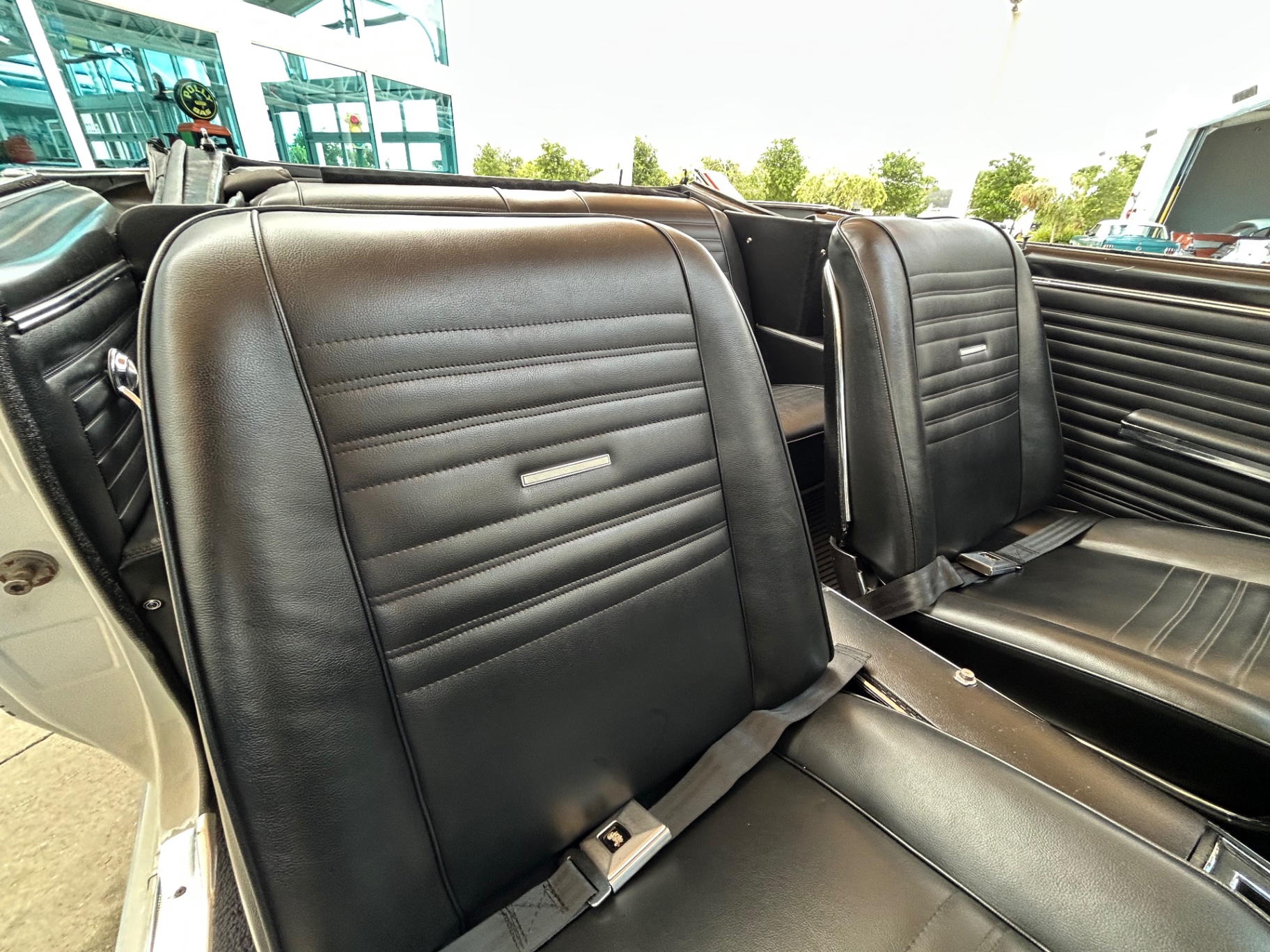Vehicle photo 47