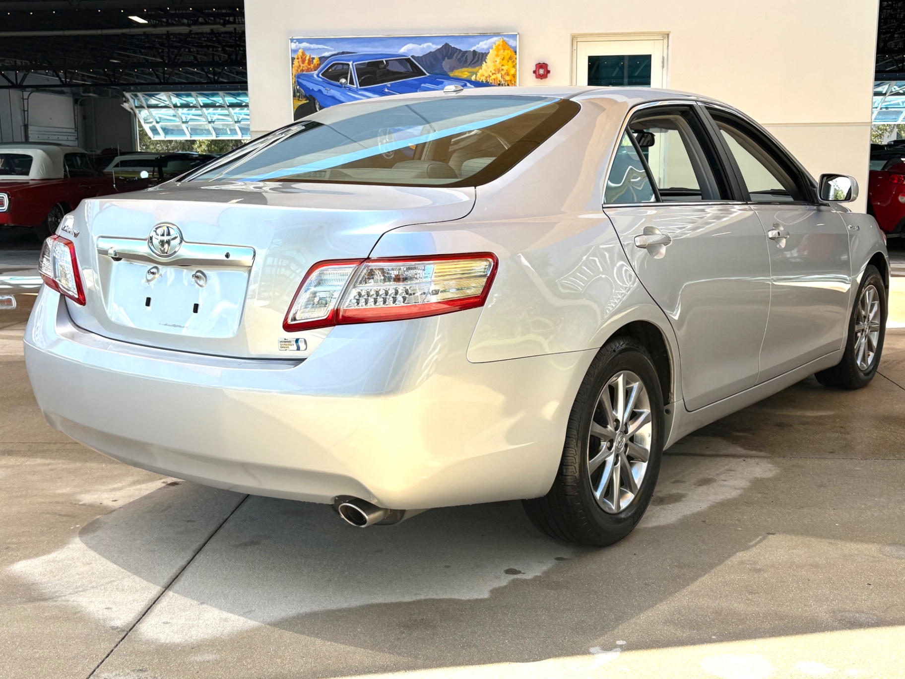 Vehicle photo 5