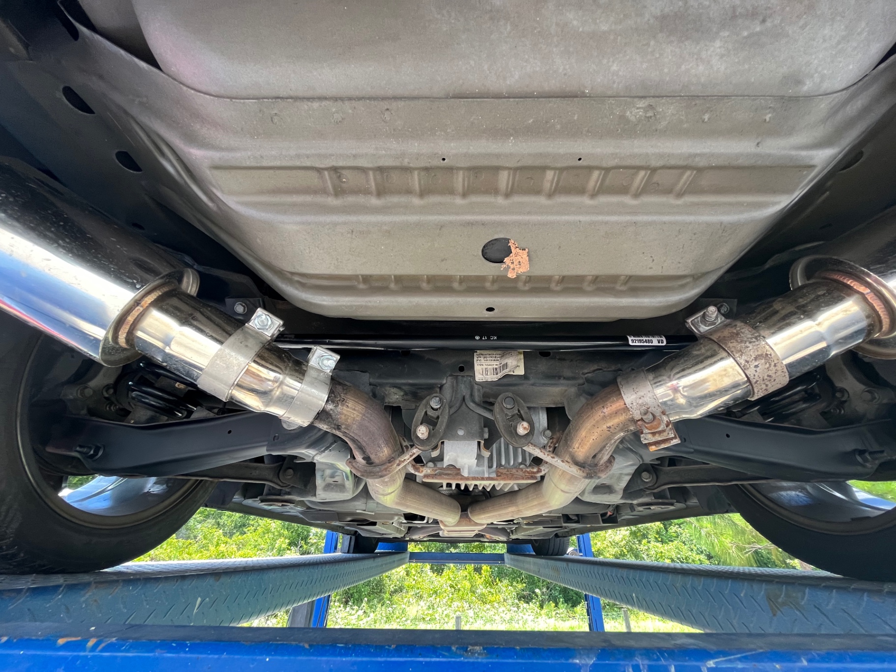 Vehicle photo 28