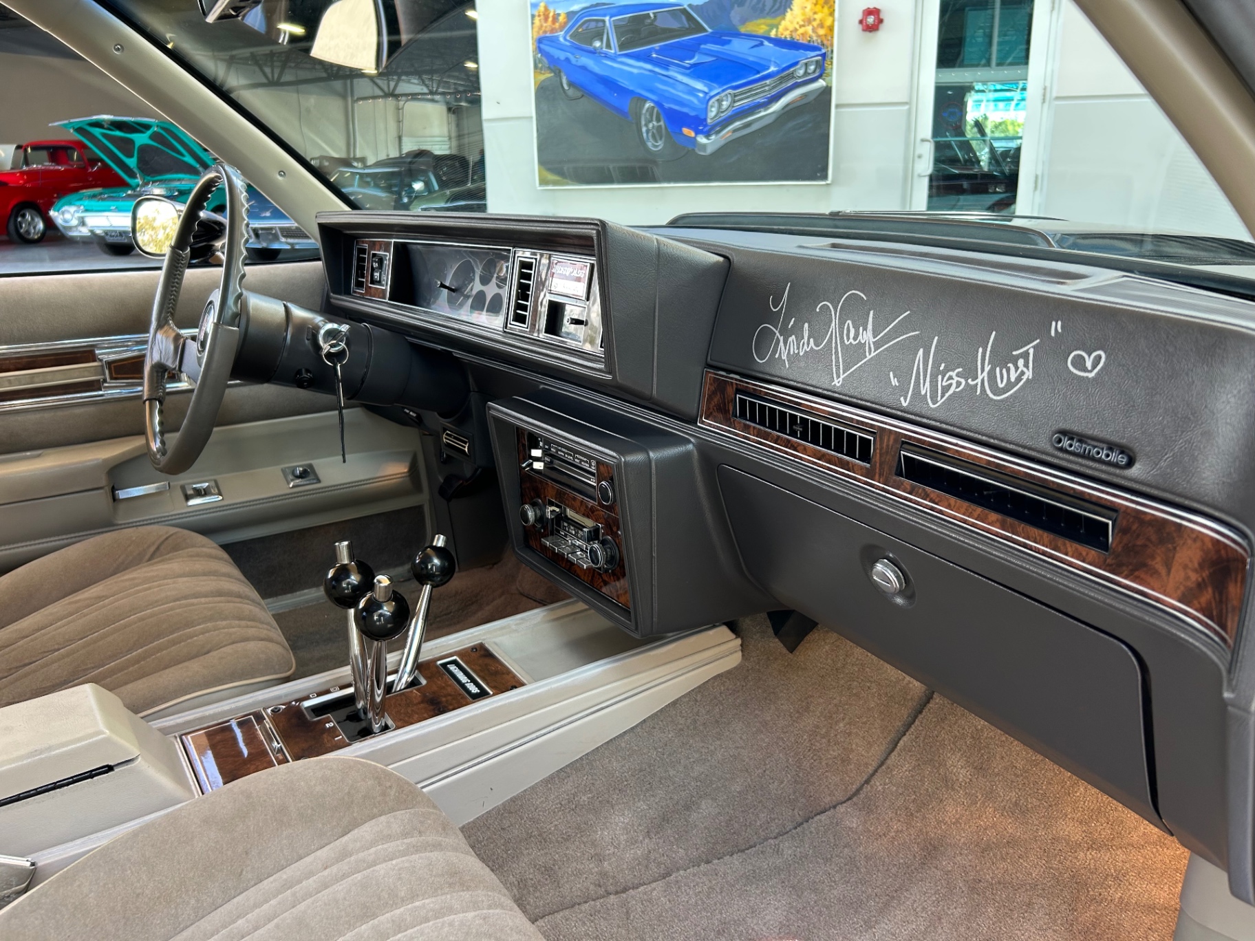 Vehicle photo 37