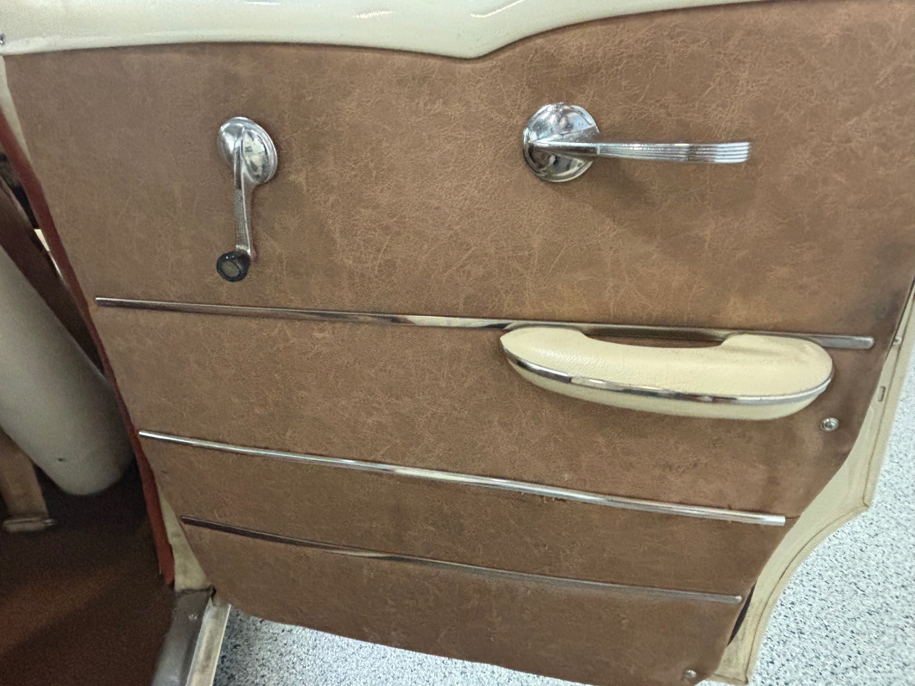 Vehicle photo 31