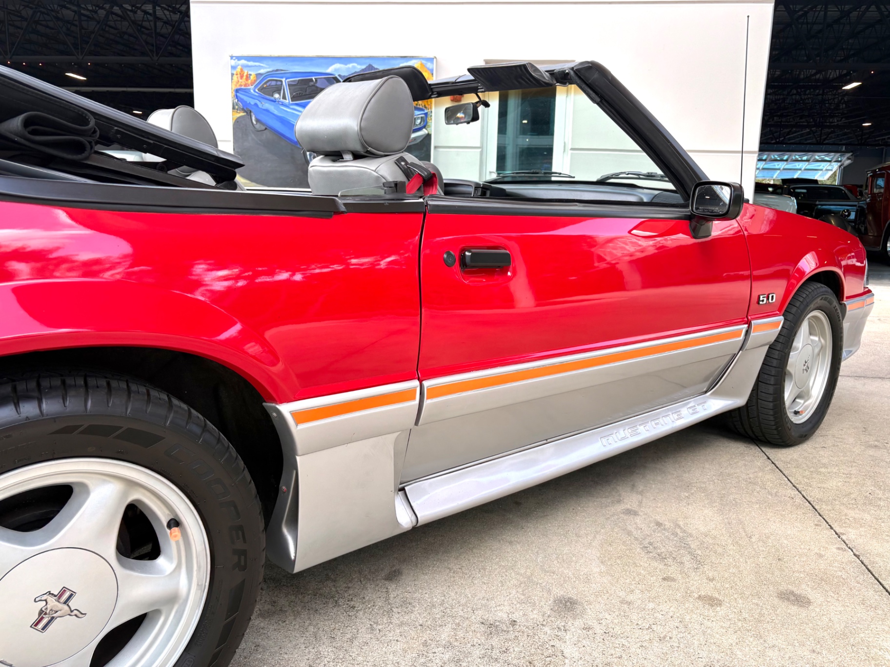 Vehicle photo 17