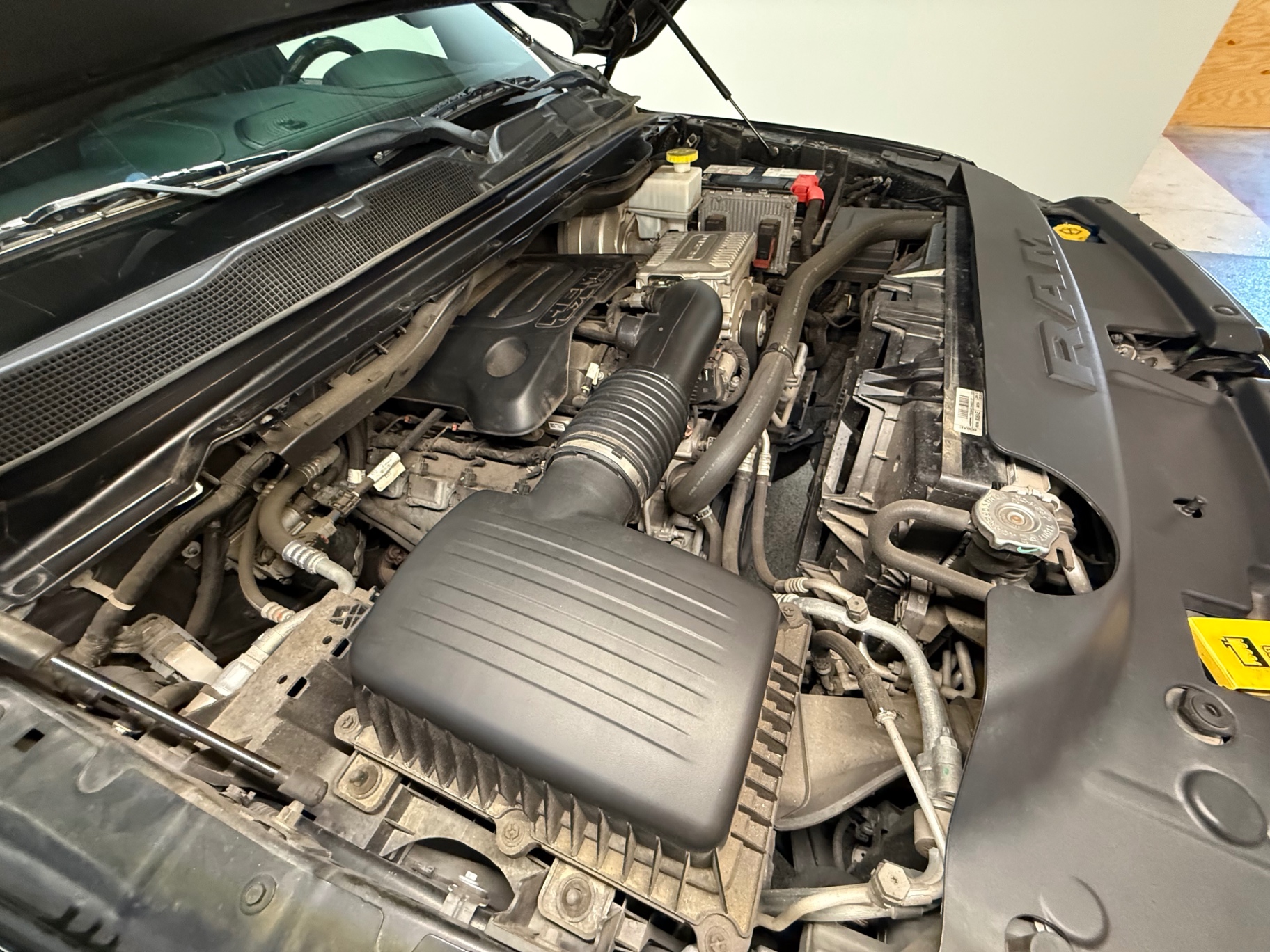 Vehicle photo 30
