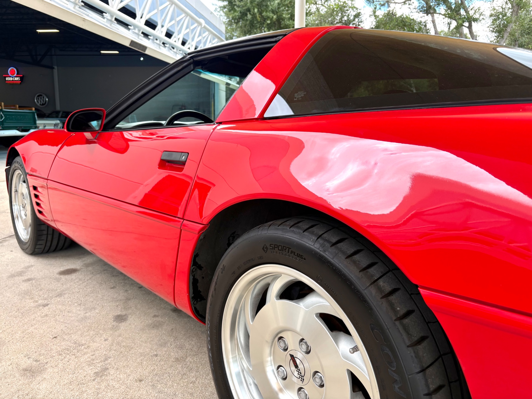 Vehicle photo 15