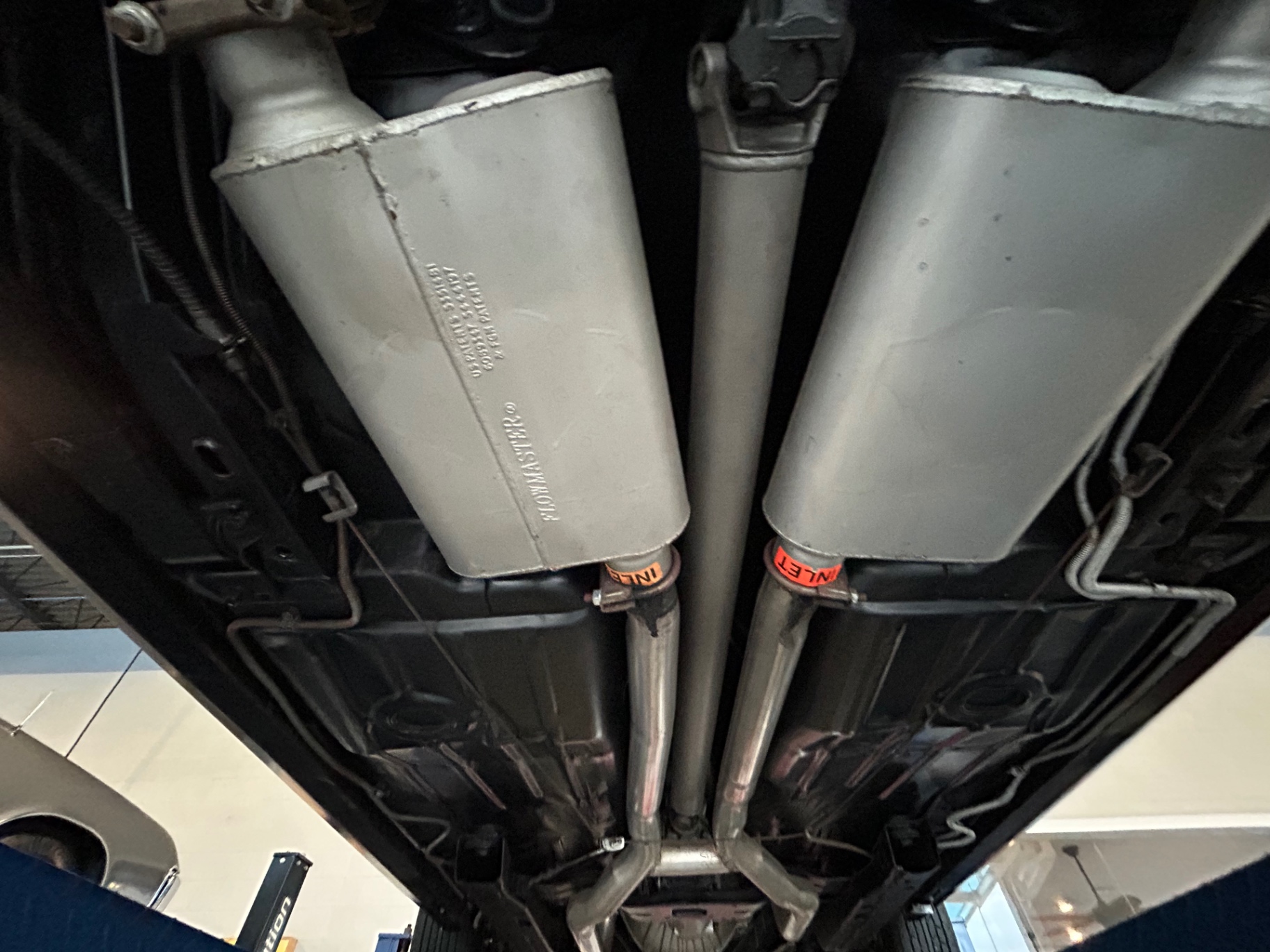 Vehicle photo 32
