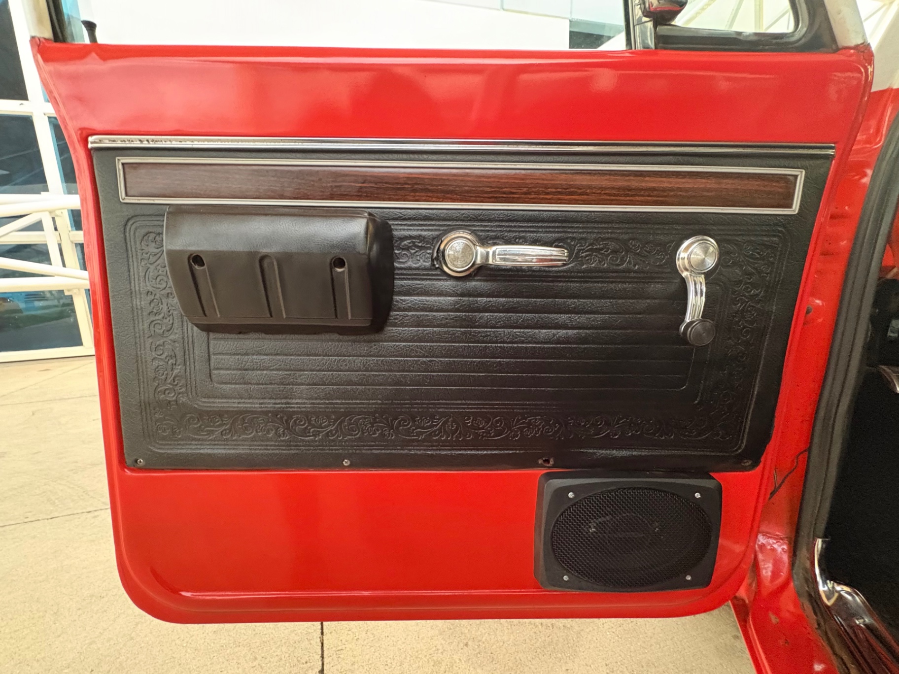 Vehicle photo 32