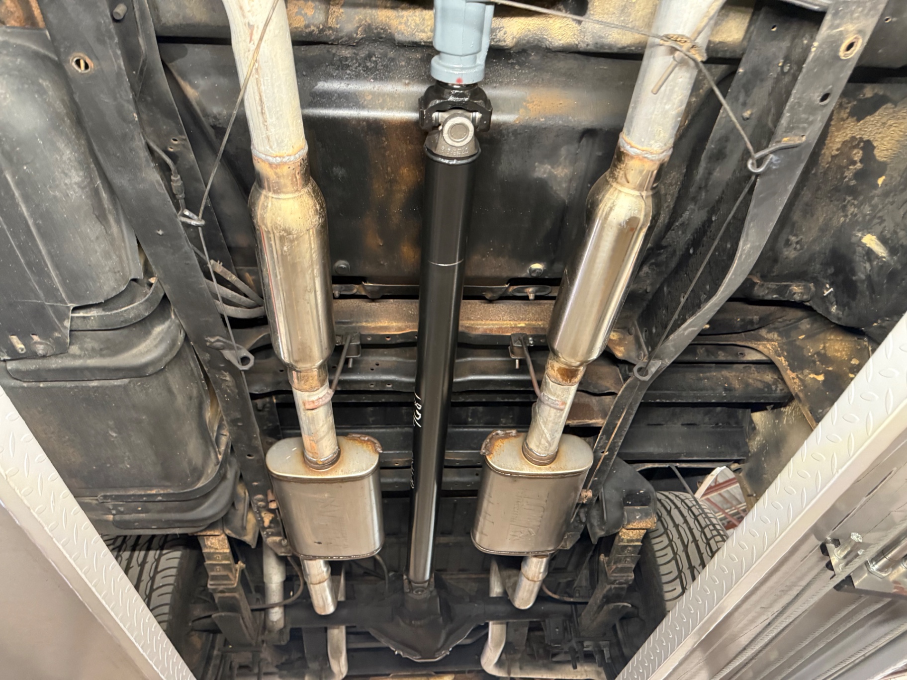 Vehicle photo 38