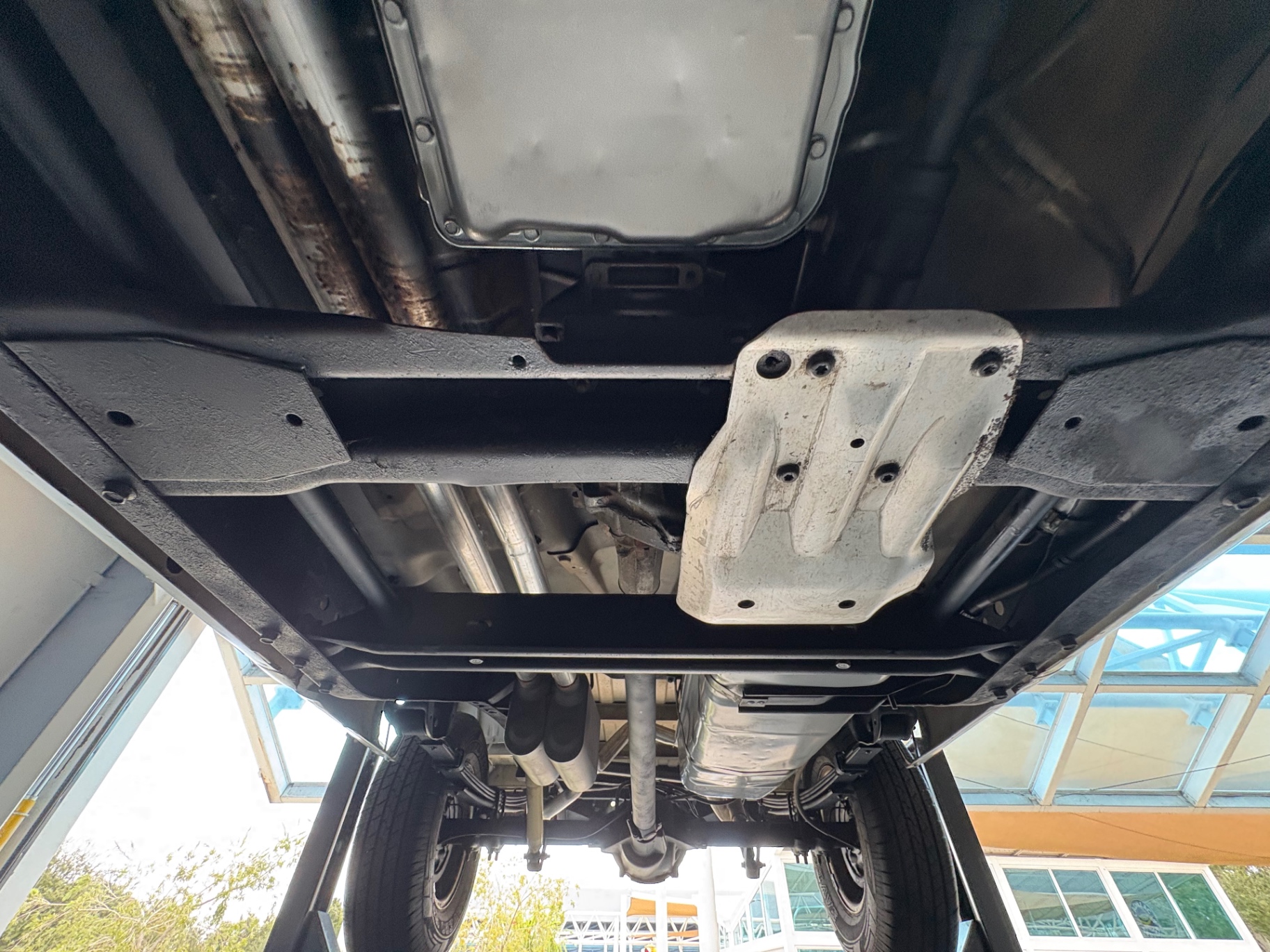 Vehicle photo 50