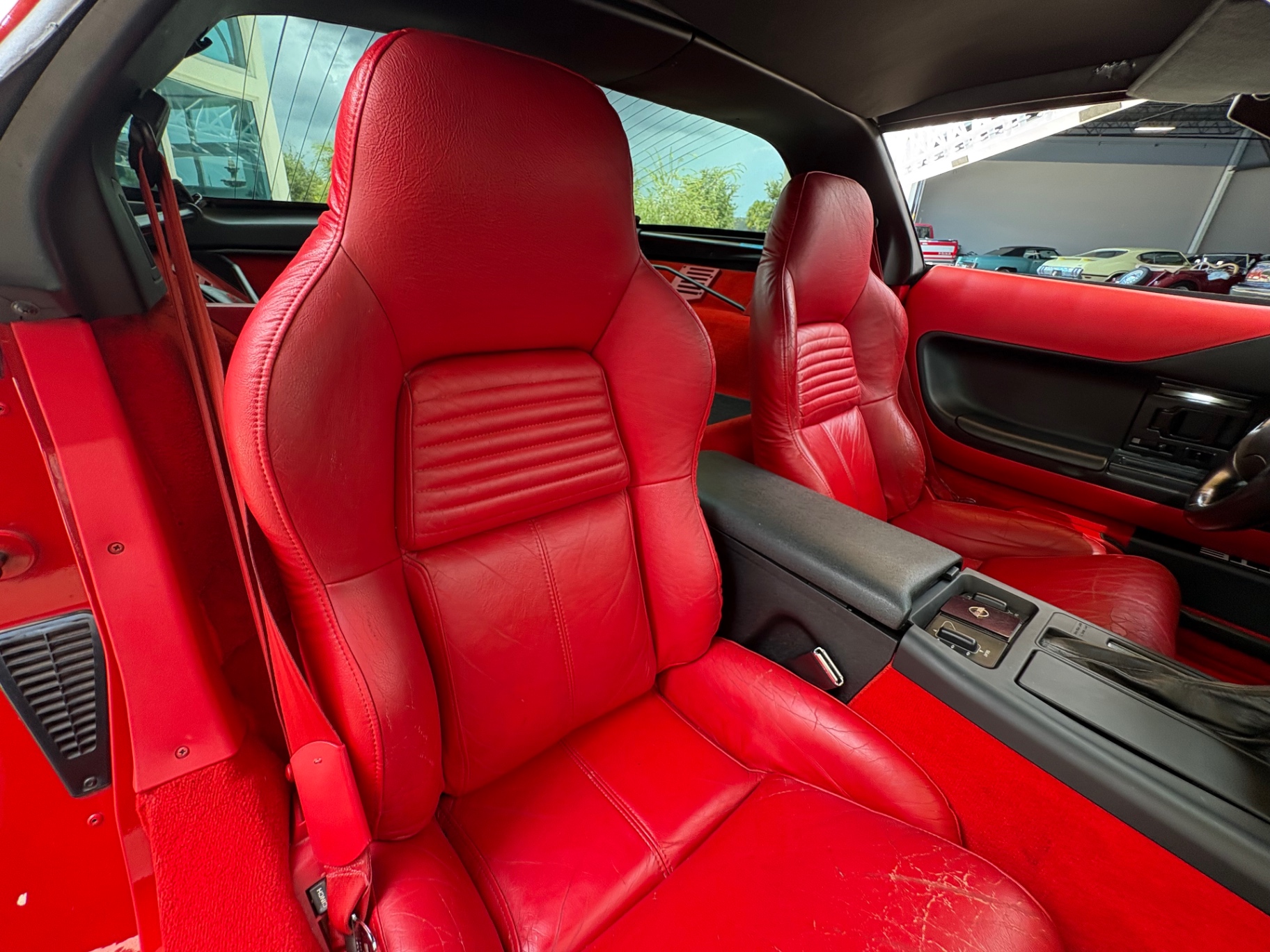 Vehicle photo 38