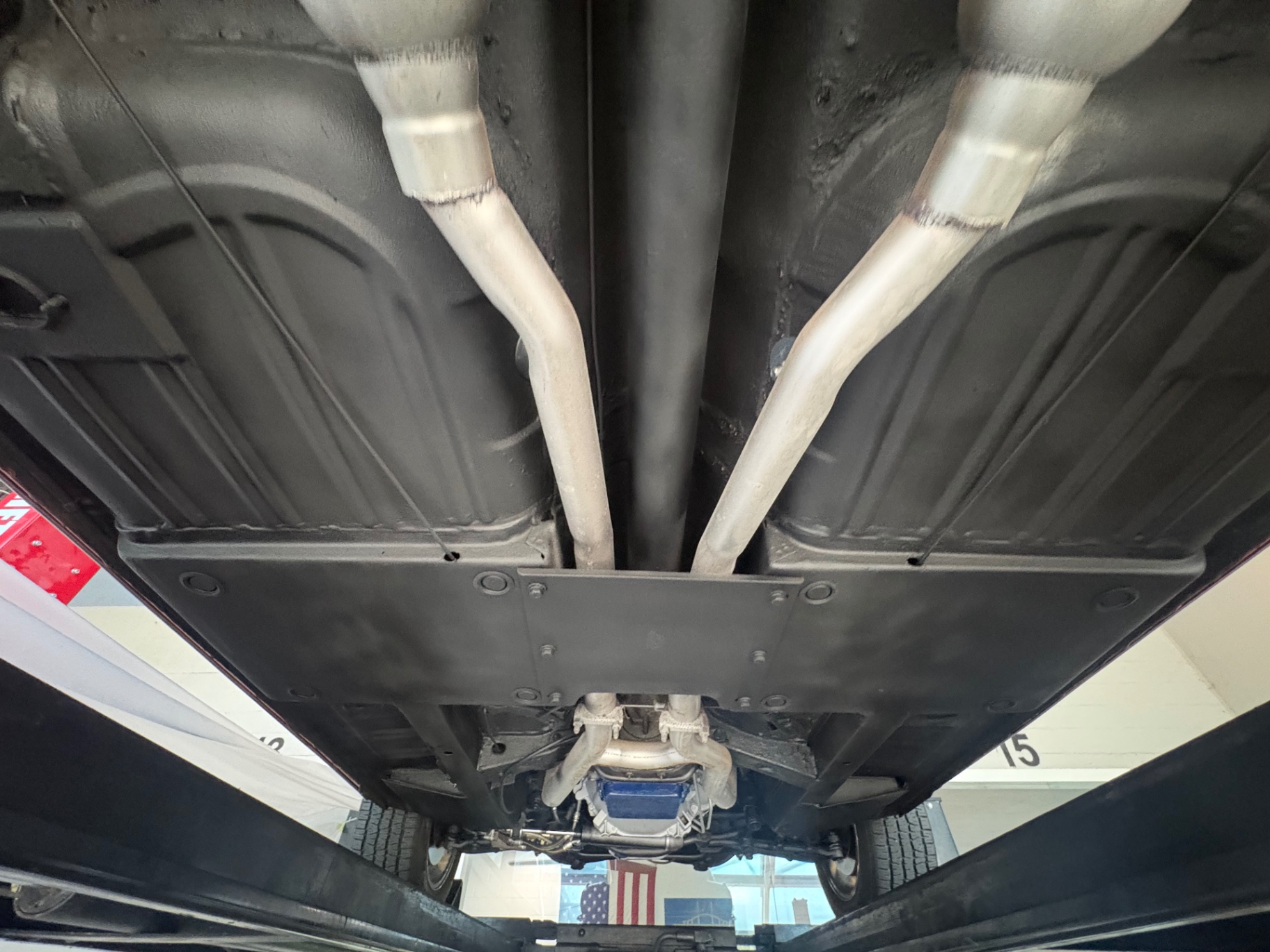 Vehicle photo 54