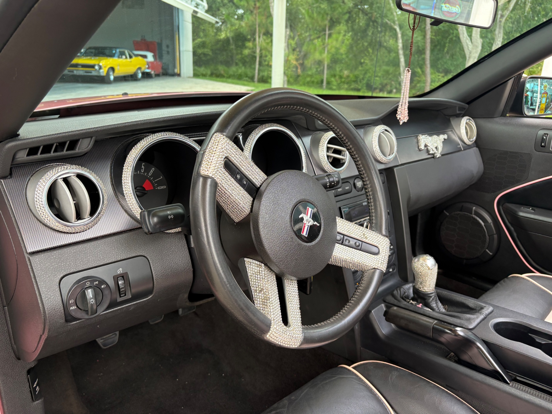 Vehicle photo 38