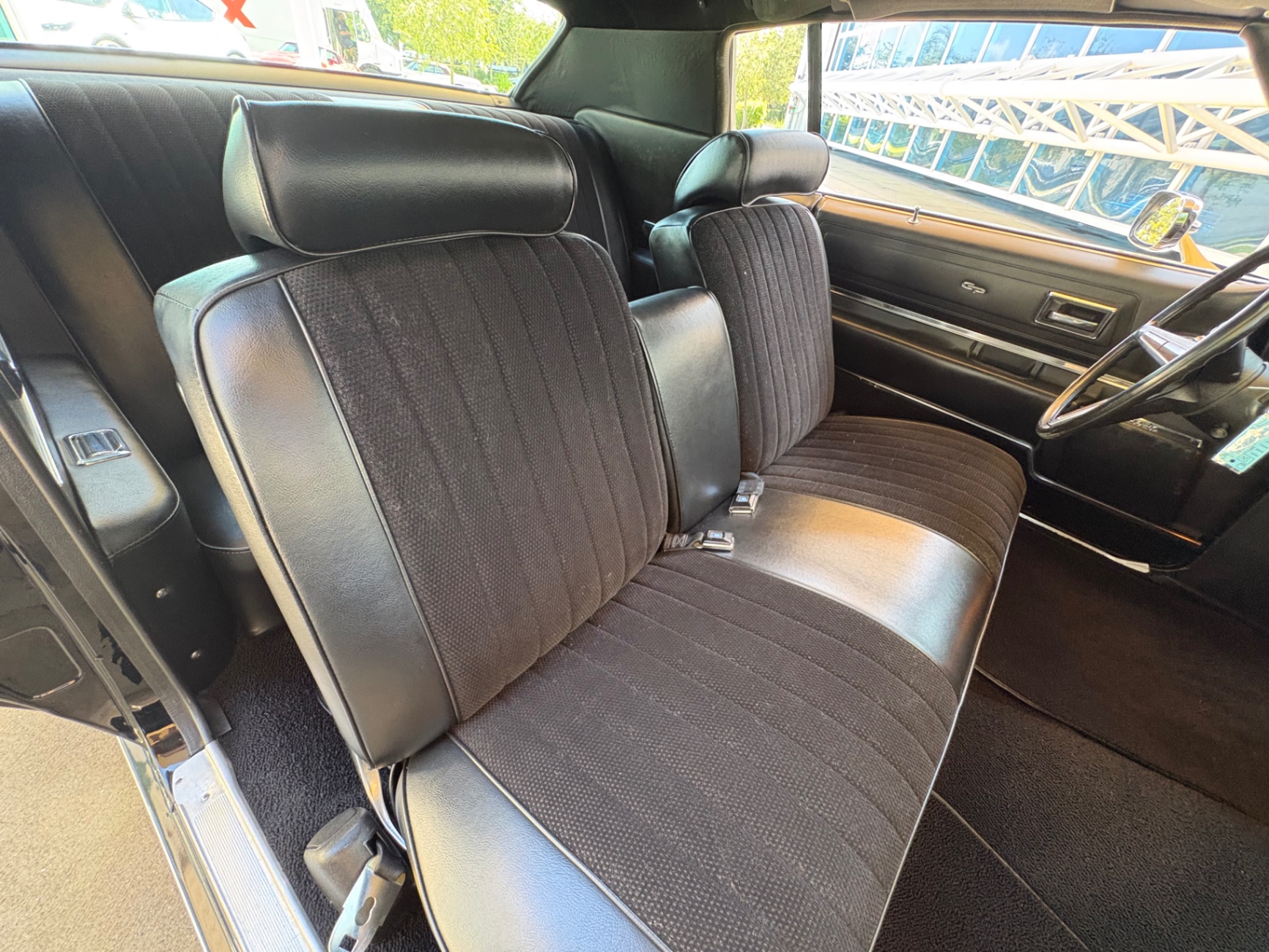 Vehicle photo 44