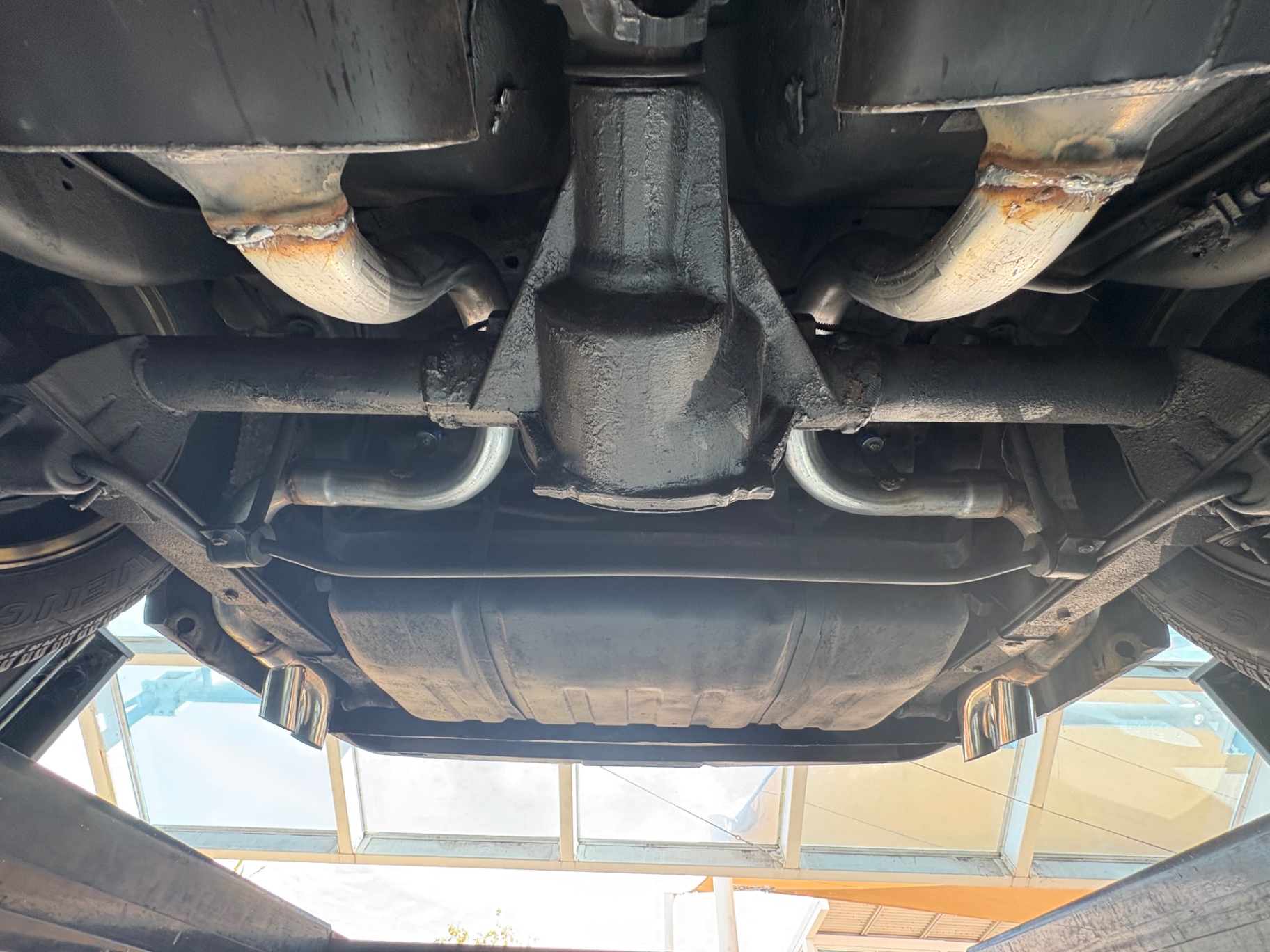 Vehicle photo 52