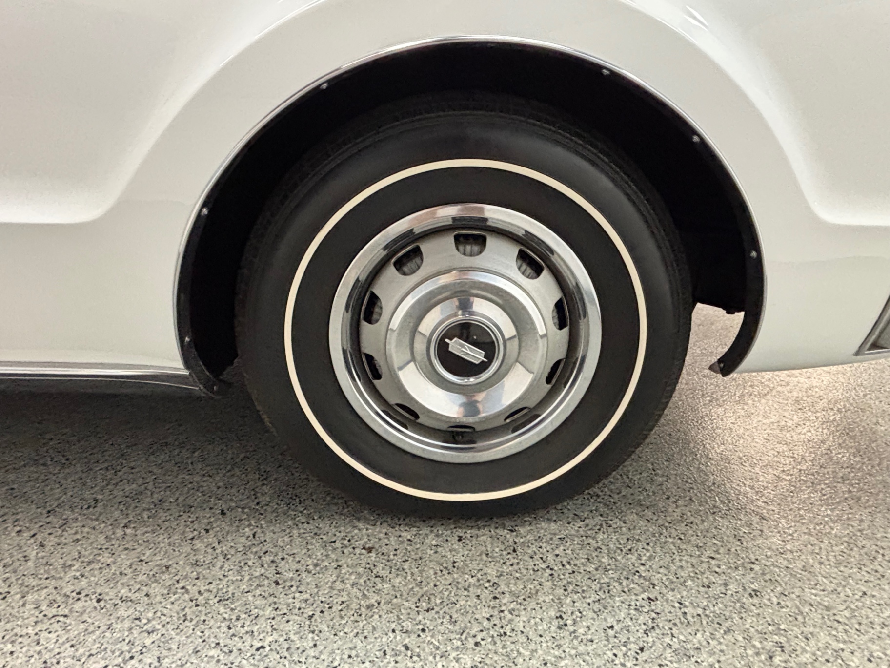 Vehicle photo 14
