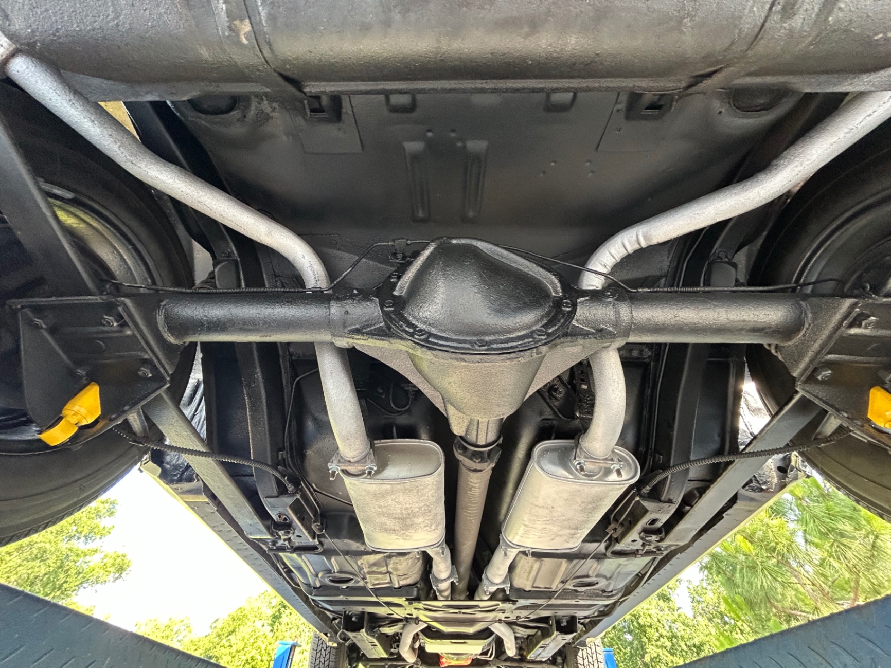 Vehicle photo 32