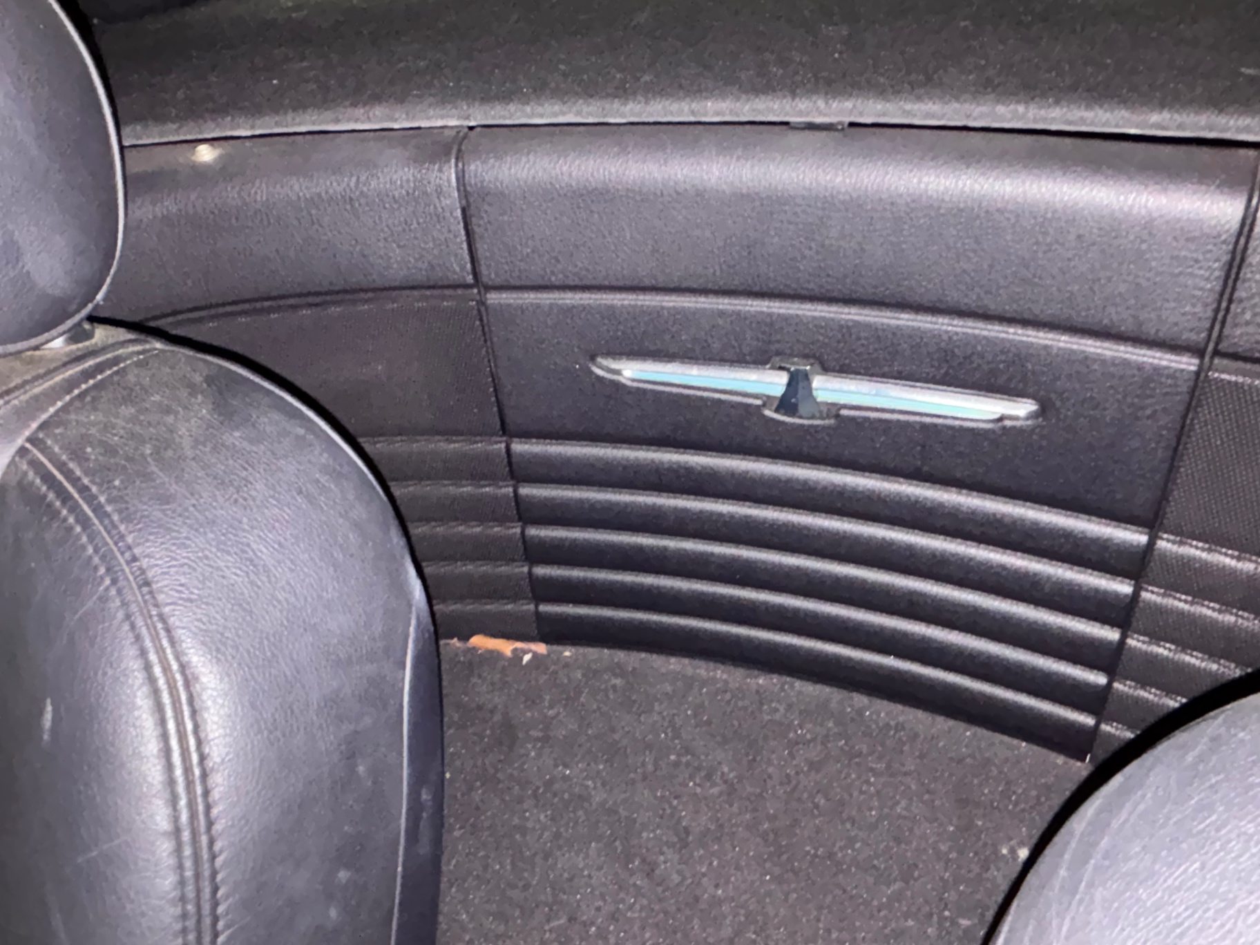 Vehicle photo 28