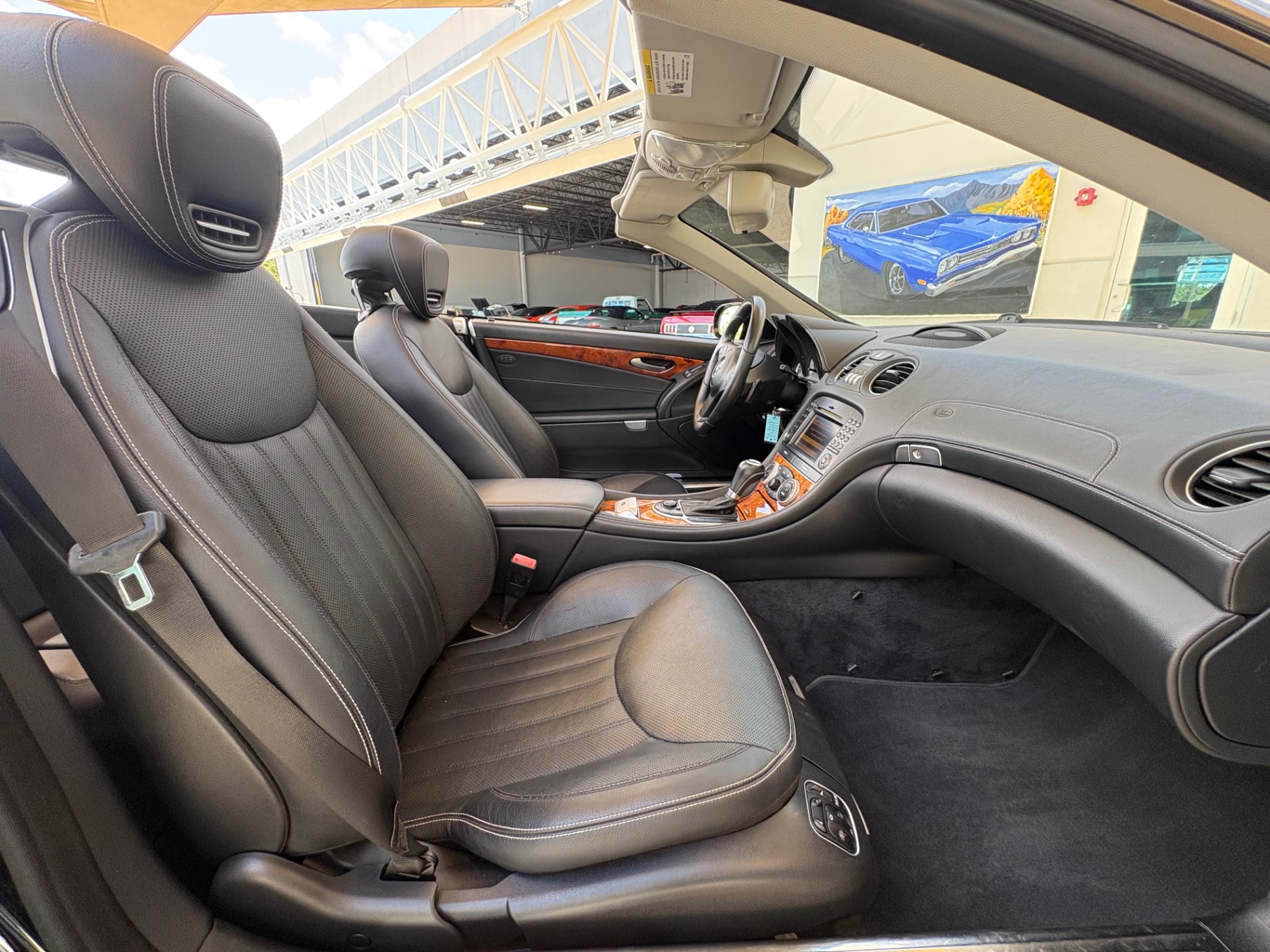 Vehicle photo 46