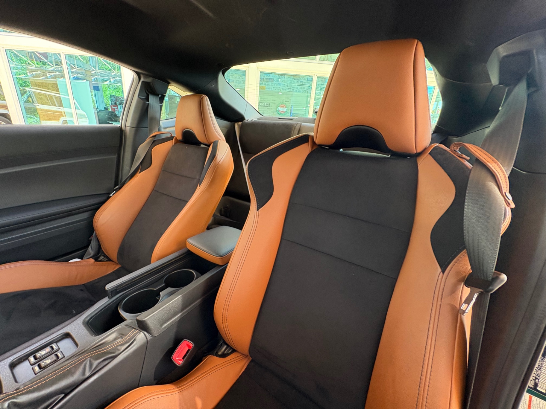 Vehicle photo 31