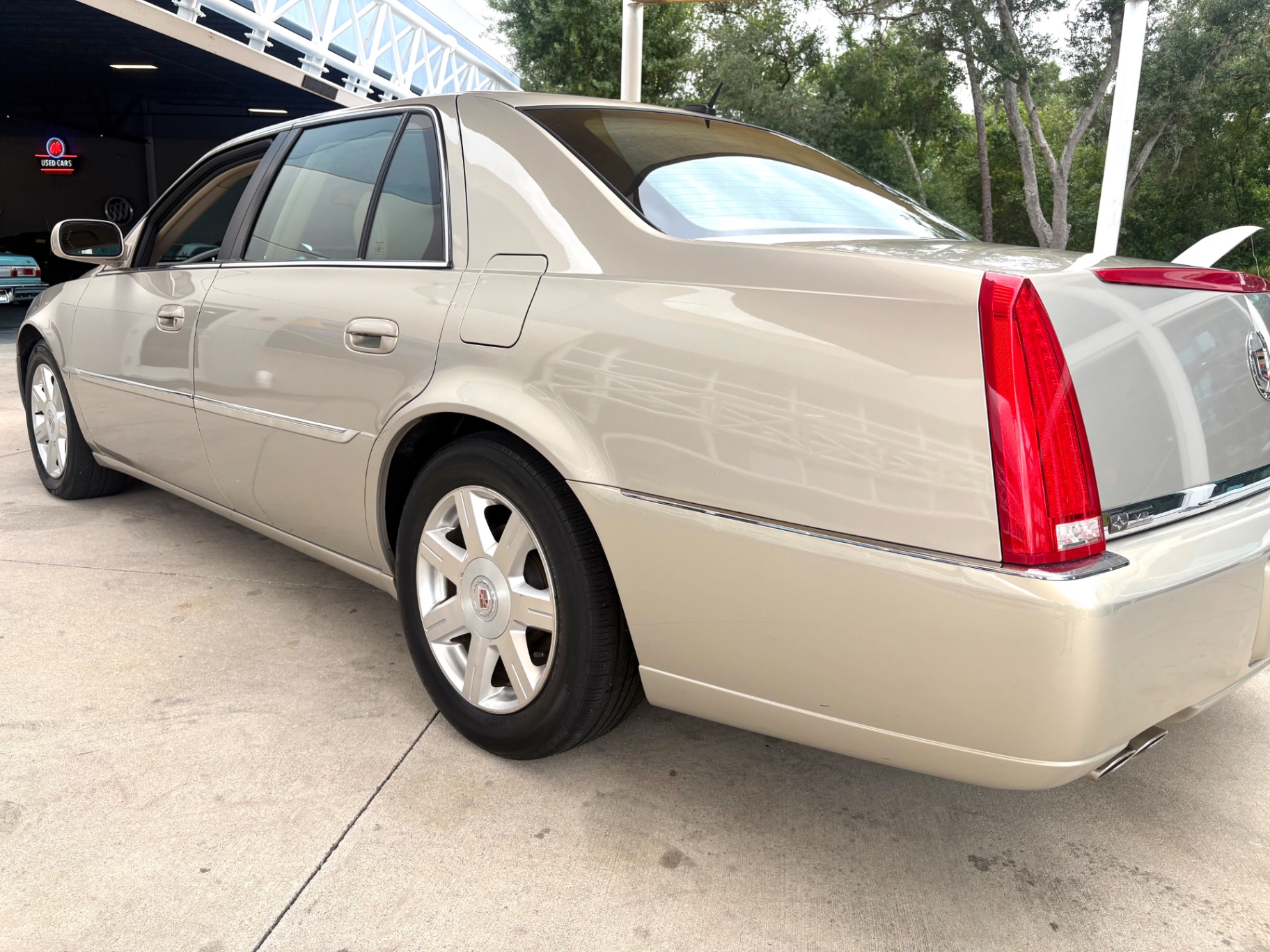 Vehicle photo 15