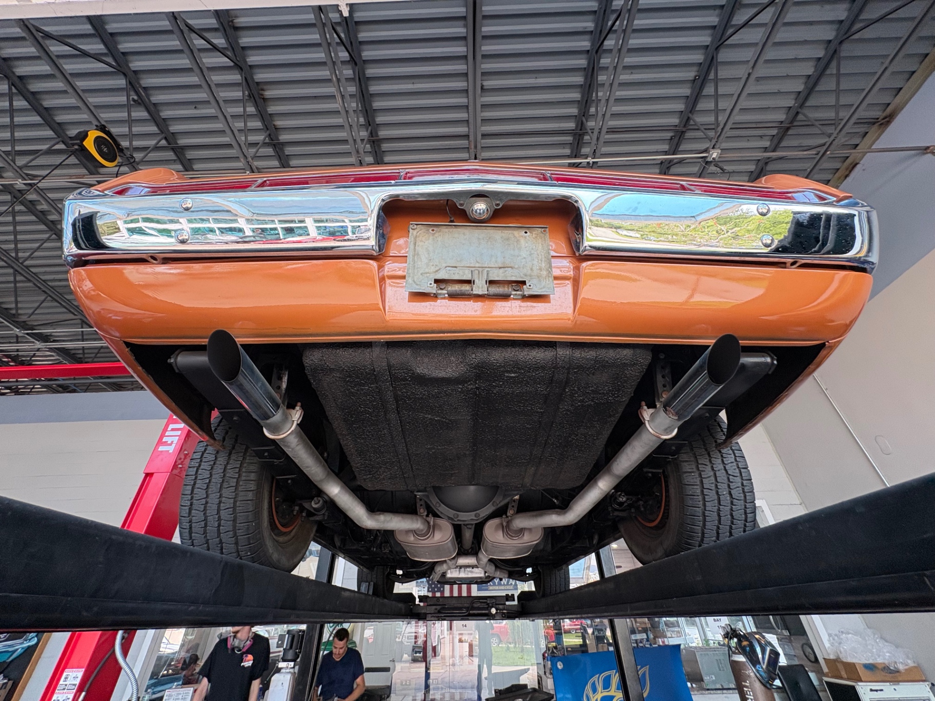 Vehicle photo 43