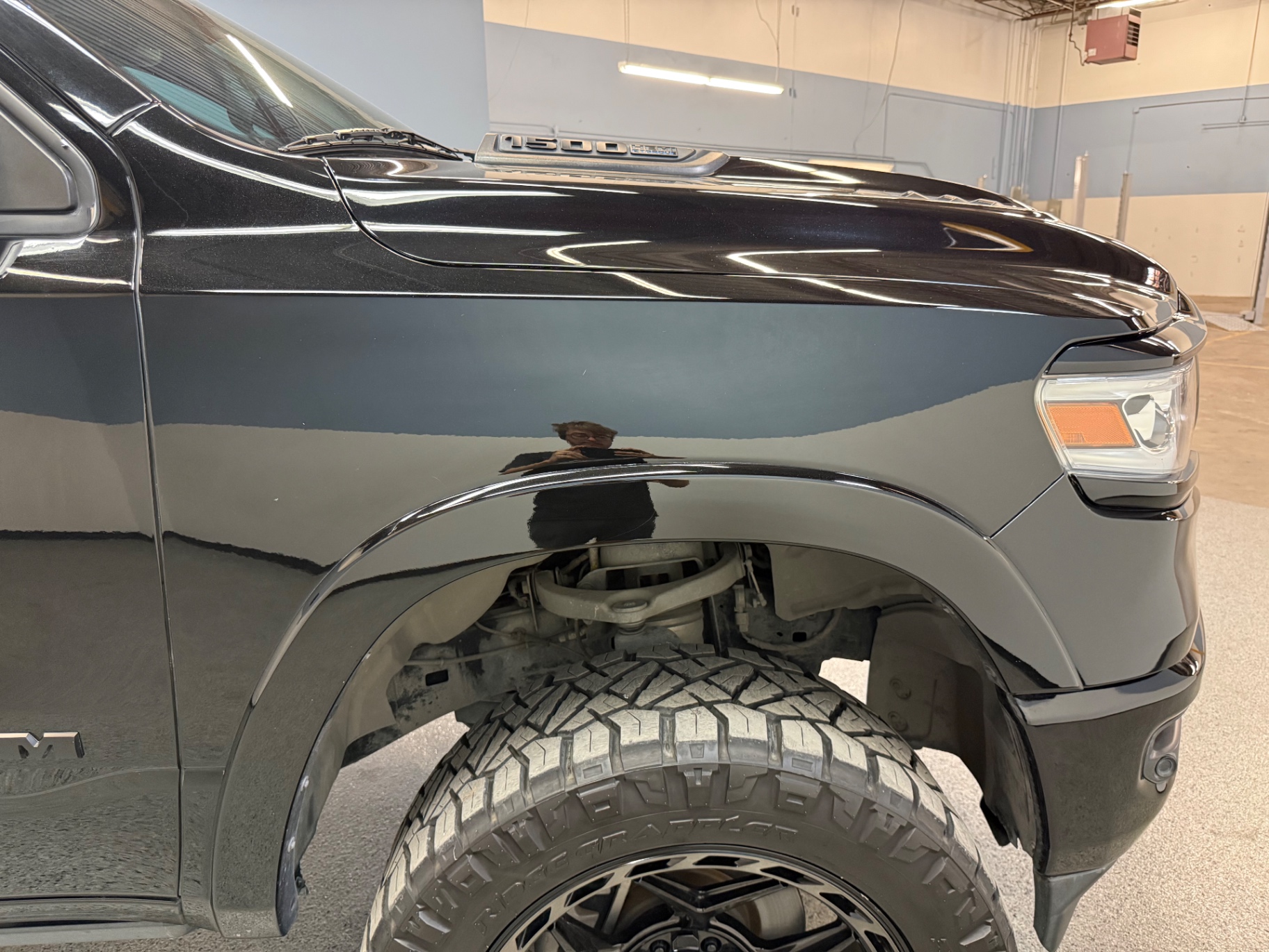 Vehicle photo 23