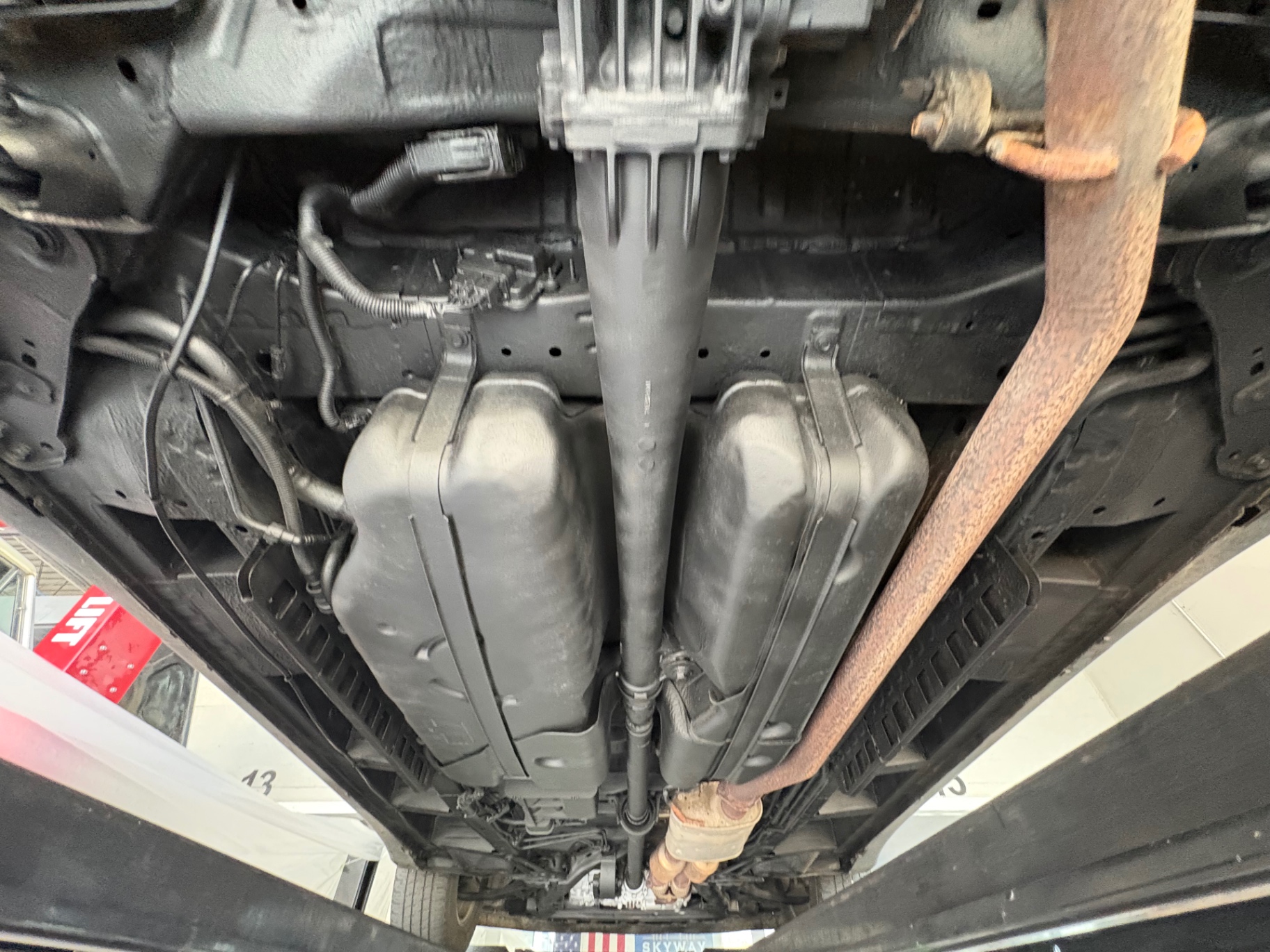 Vehicle photo 52