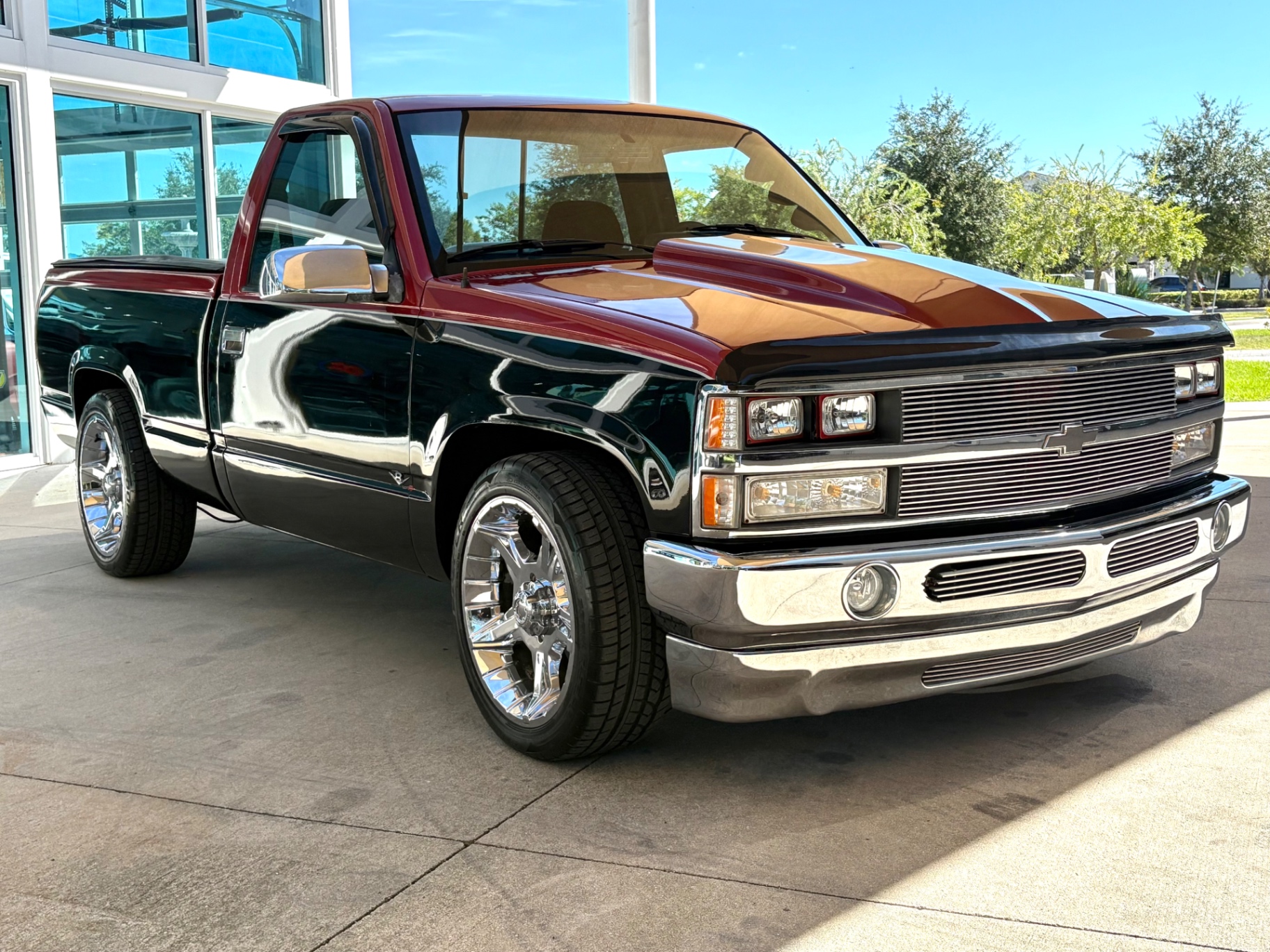 Vehicle photo 3