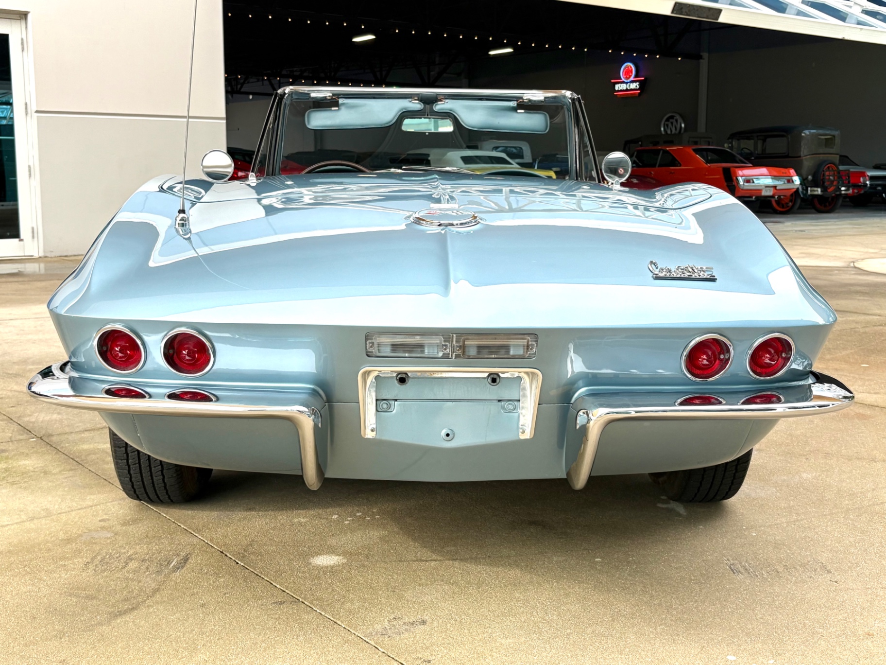 Vehicle photo 6