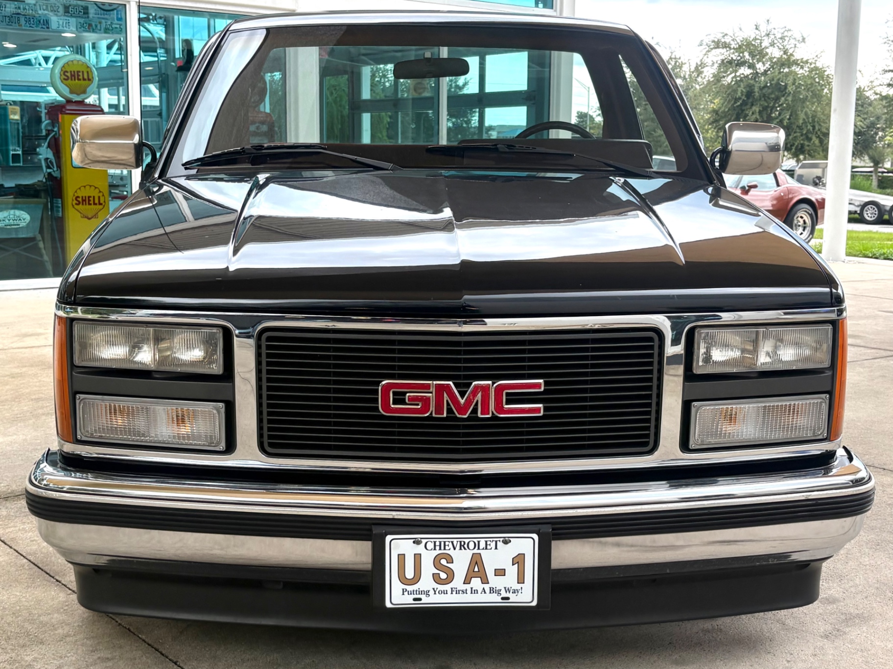 Vehicle photo 2