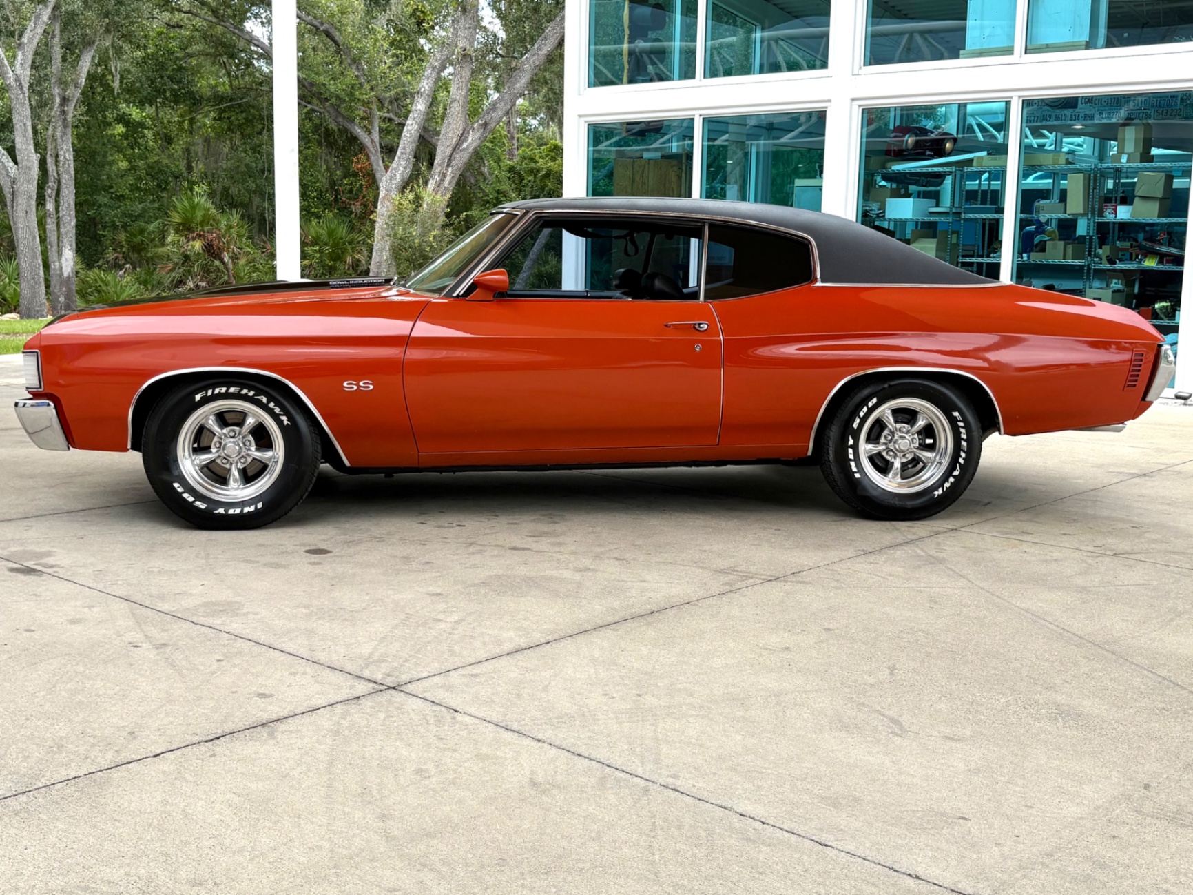 Vehicle photo 9