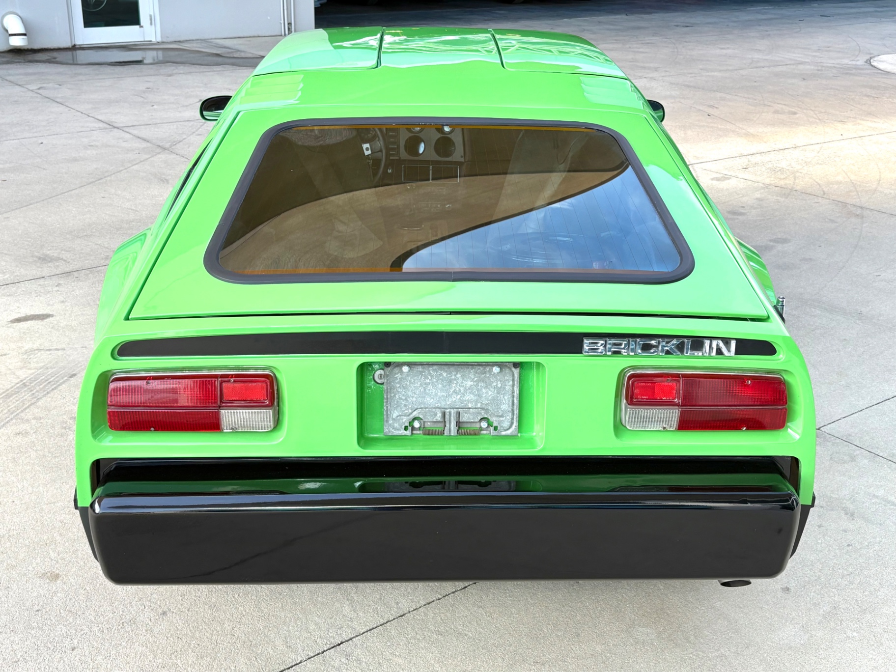 Vehicle photo 8