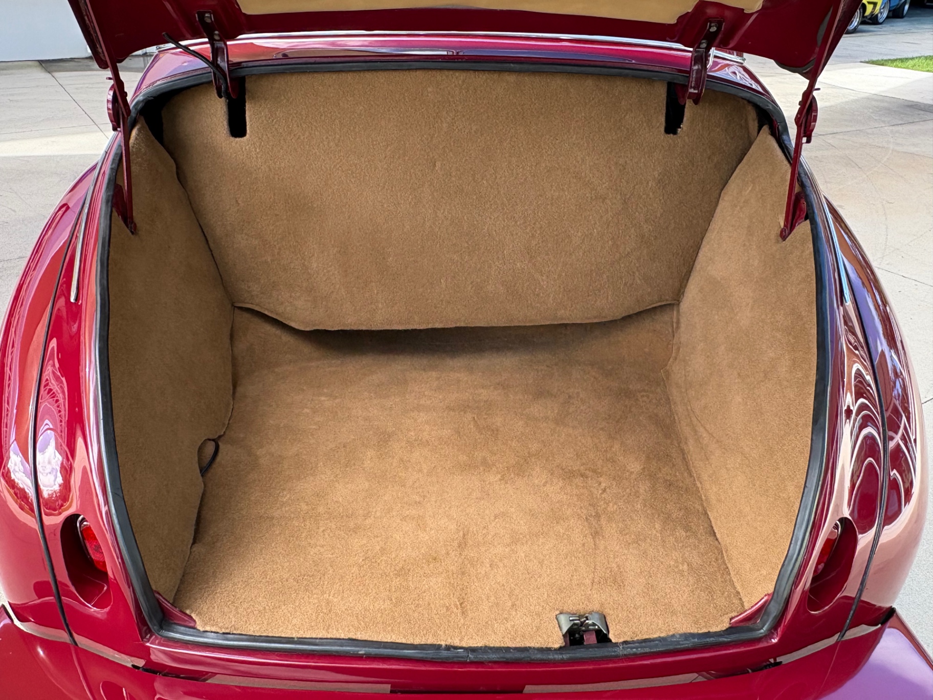 Vehicle photo 7