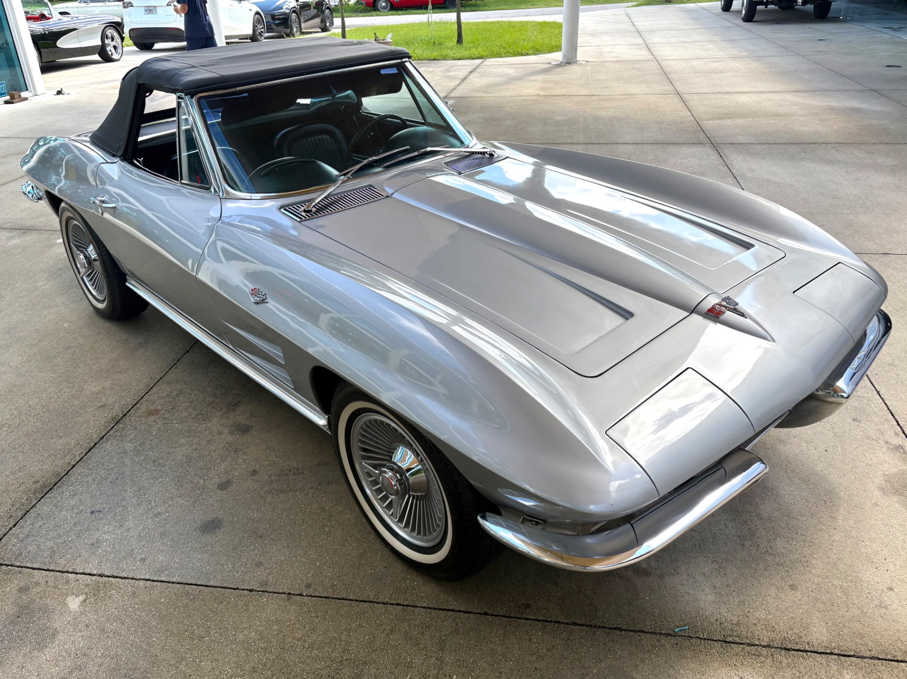 Vehicle photo 21
