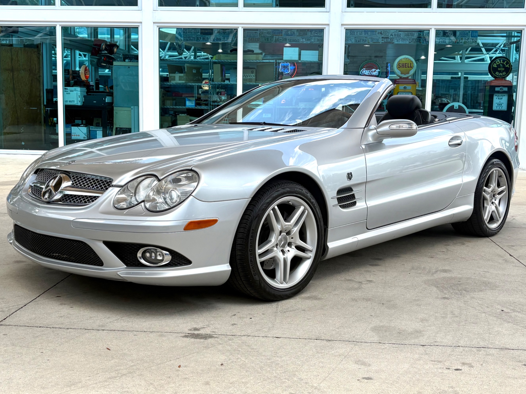 Vehicle photo 11