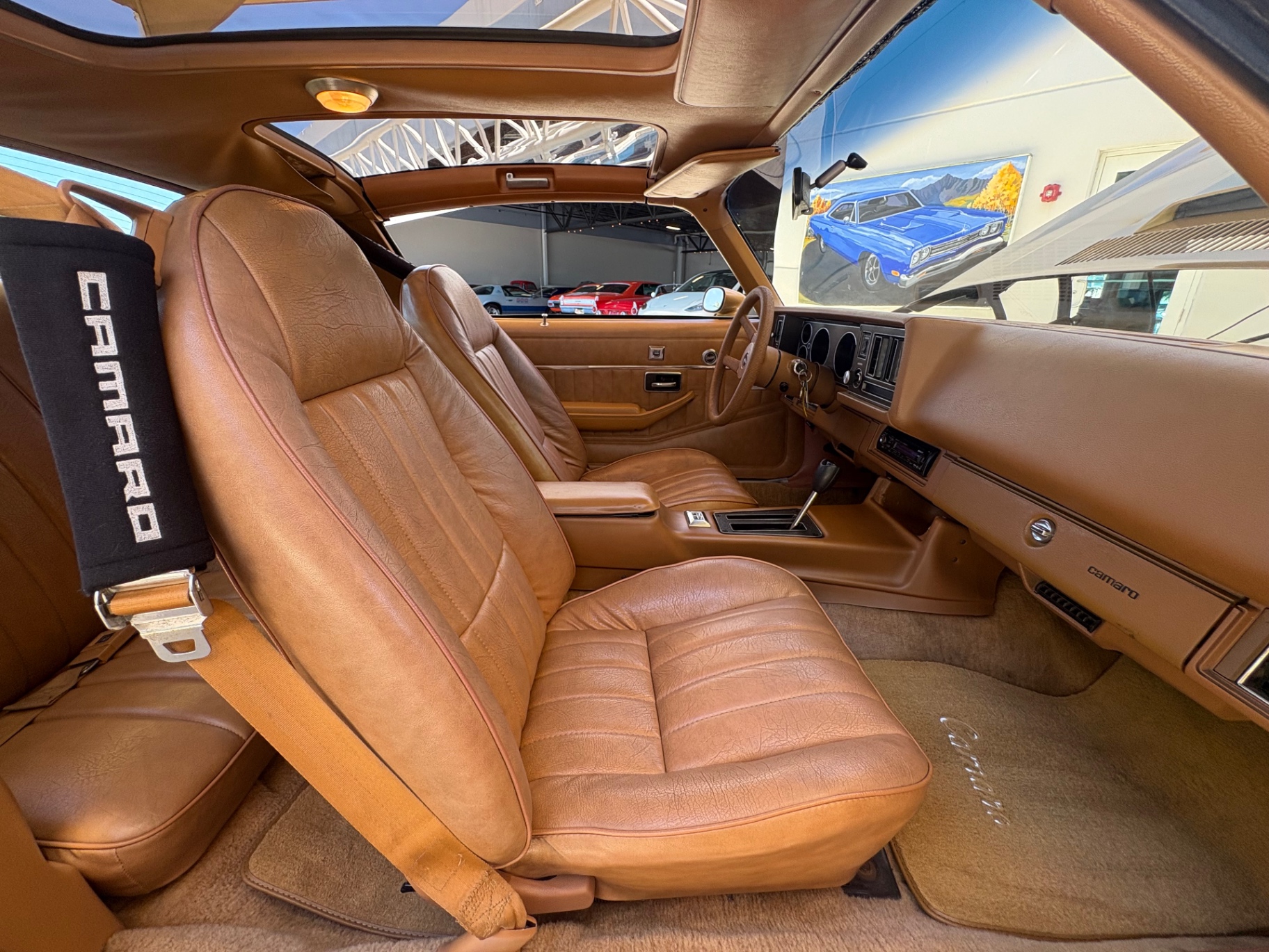 Vehicle photo 25