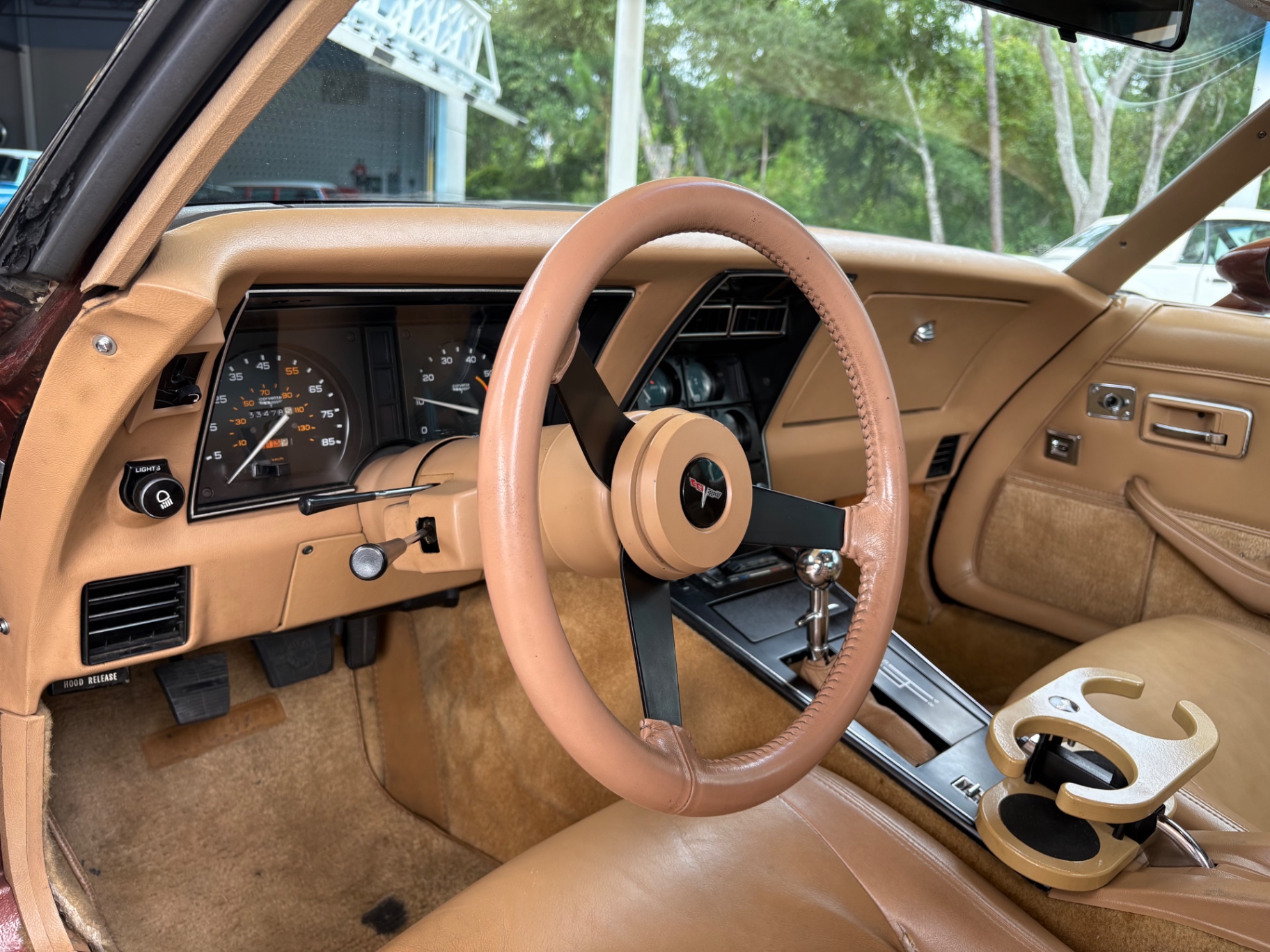 Vehicle photo 32
