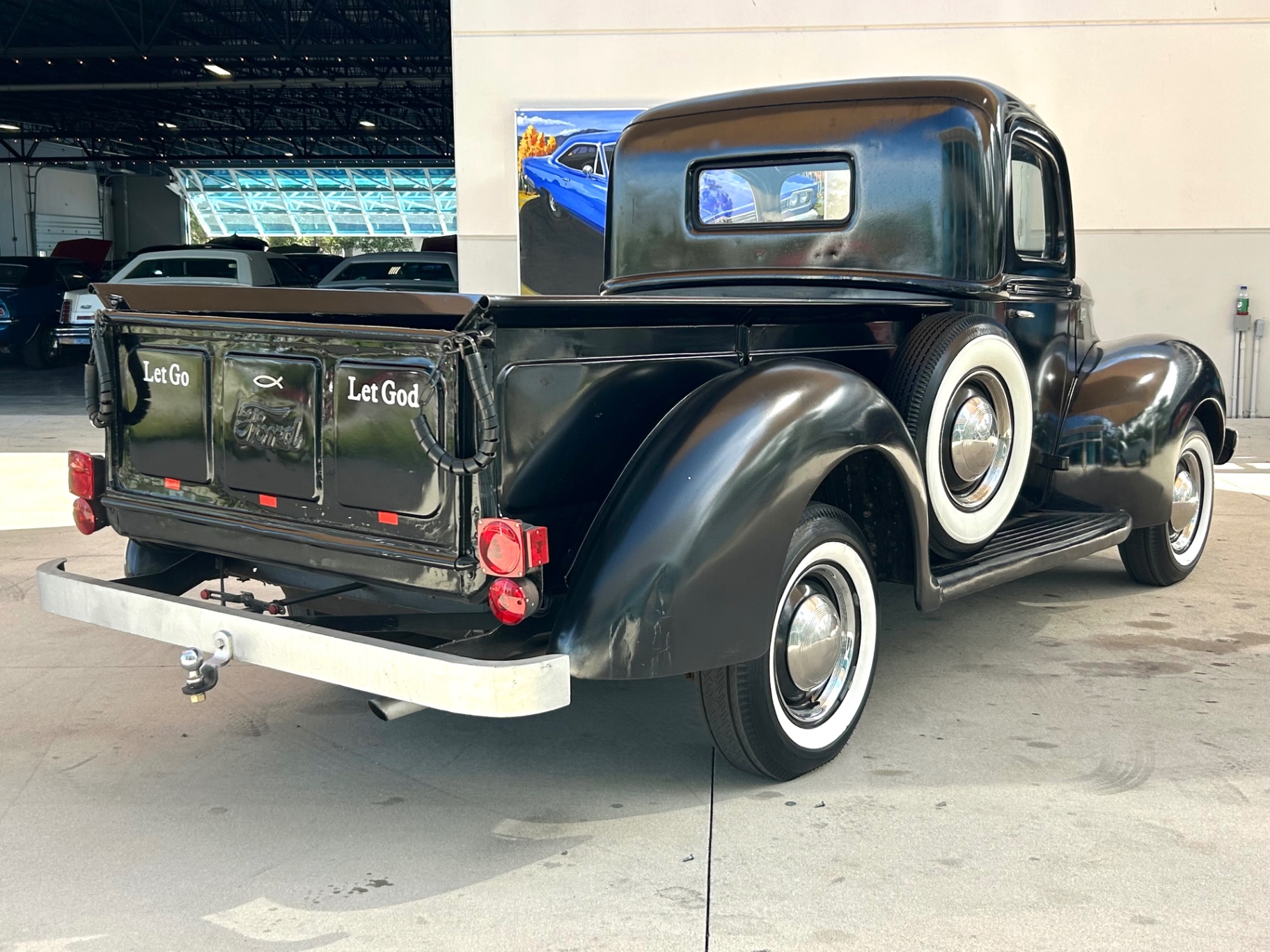 Vehicle photo 5