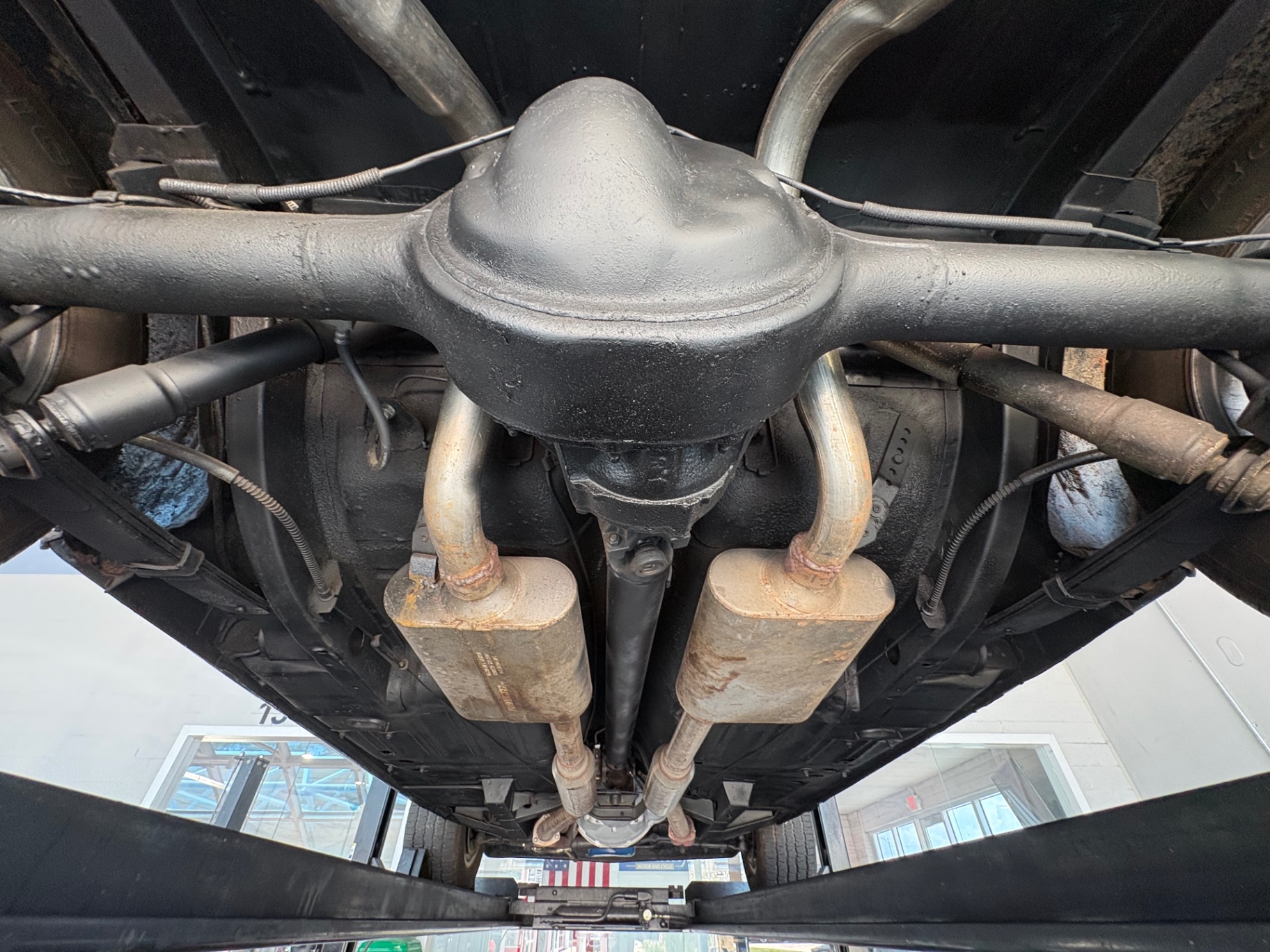 Vehicle photo 43