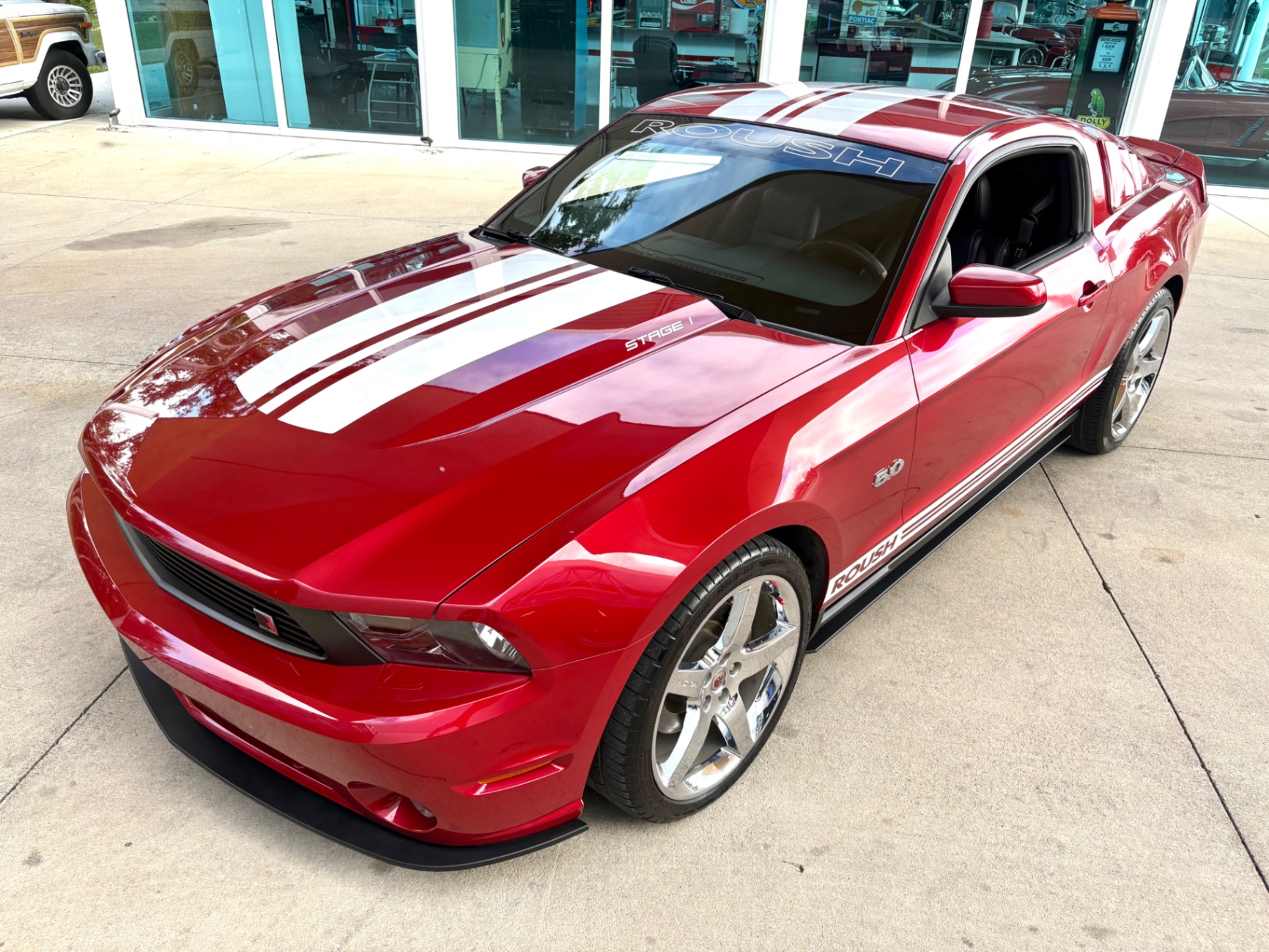 Vehicle photo 21