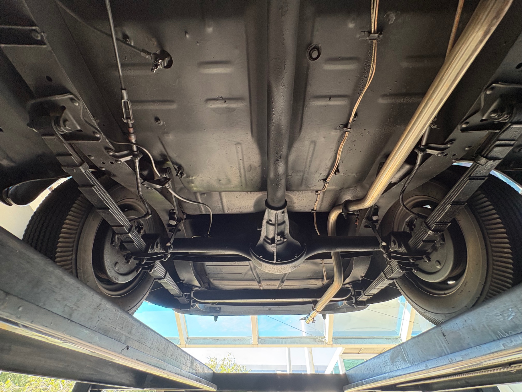 Vehicle photo 50