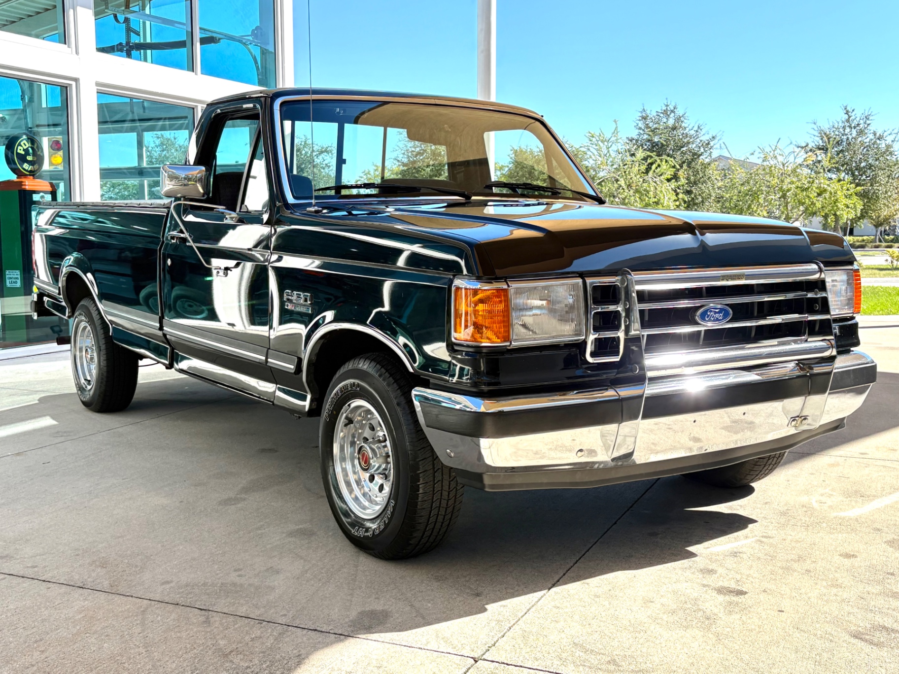 Vehicle photo 4