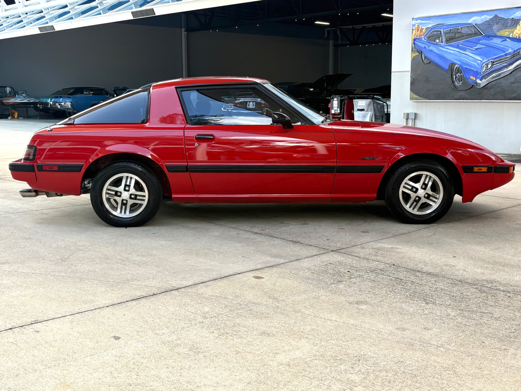Vehicle photo 6