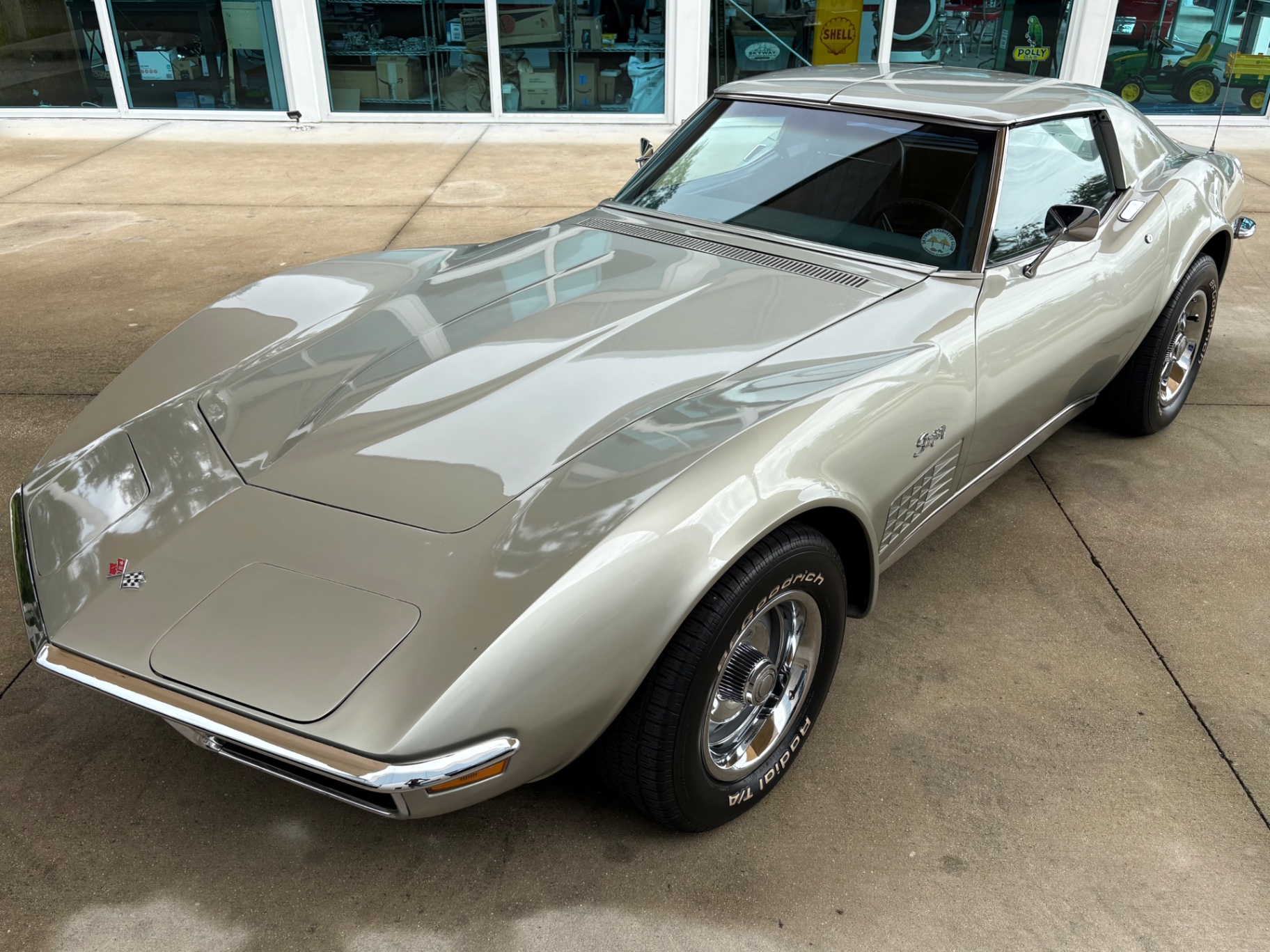 Vehicle photo 21