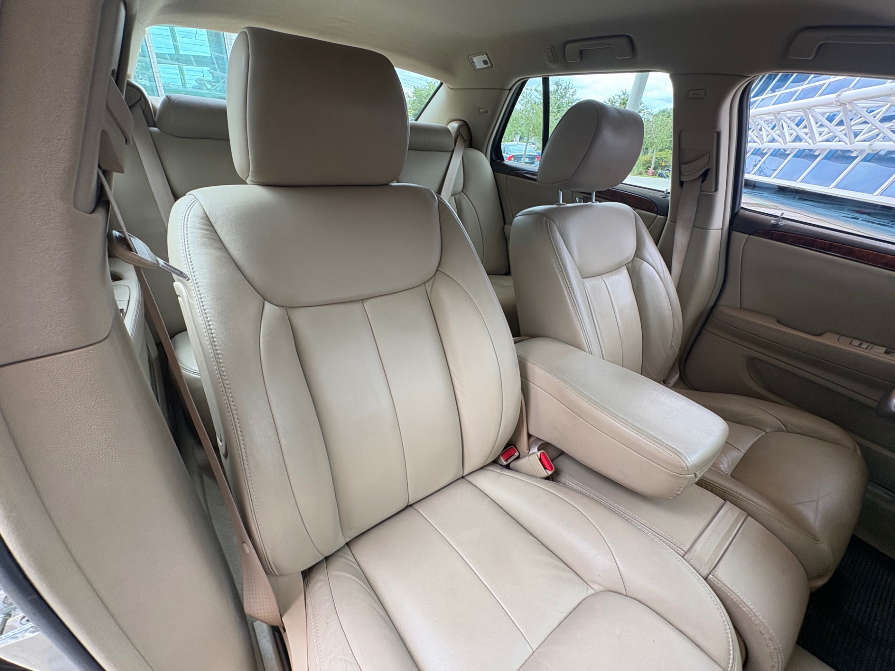 Vehicle photo 44