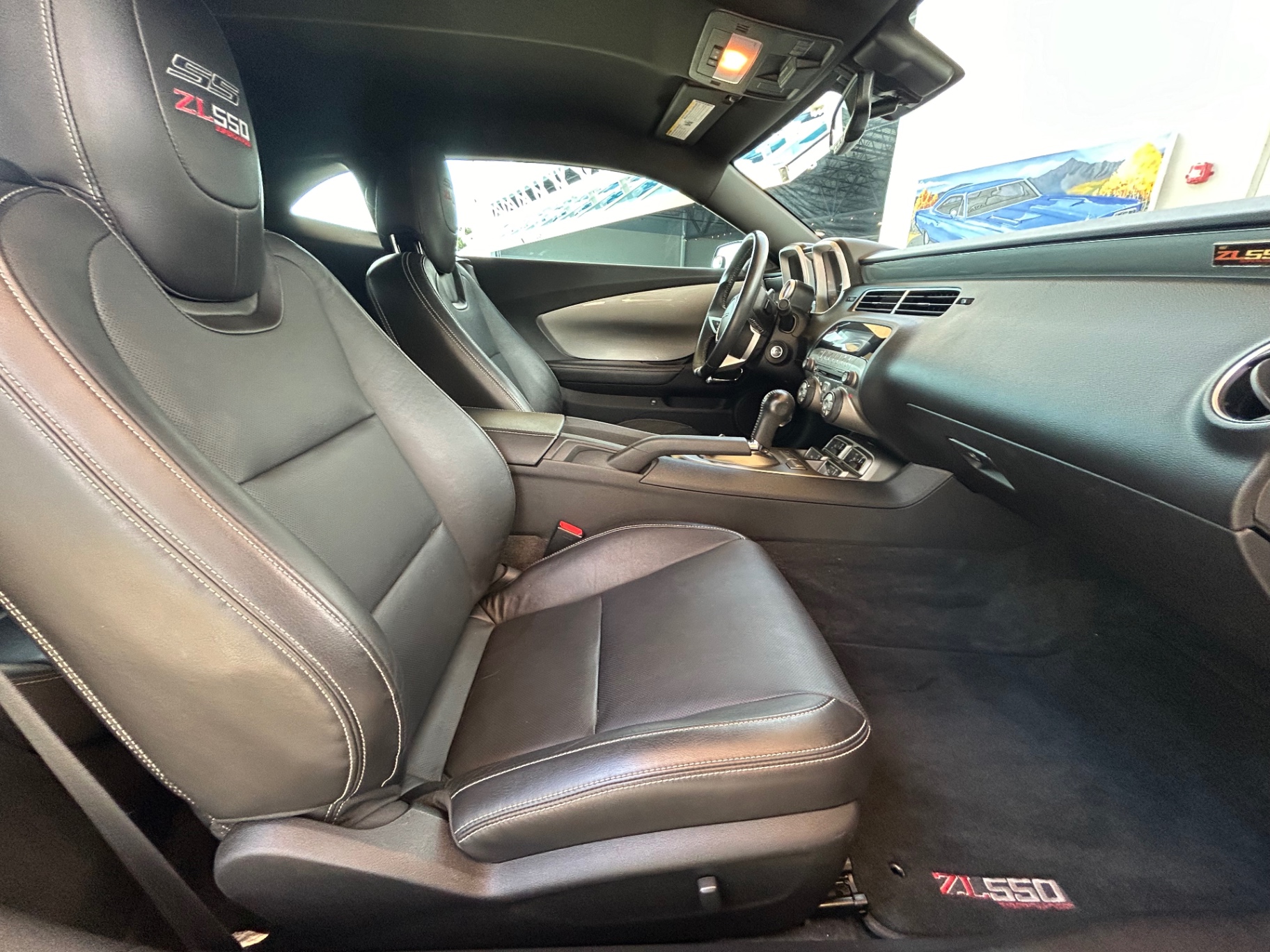 Vehicle photo 25